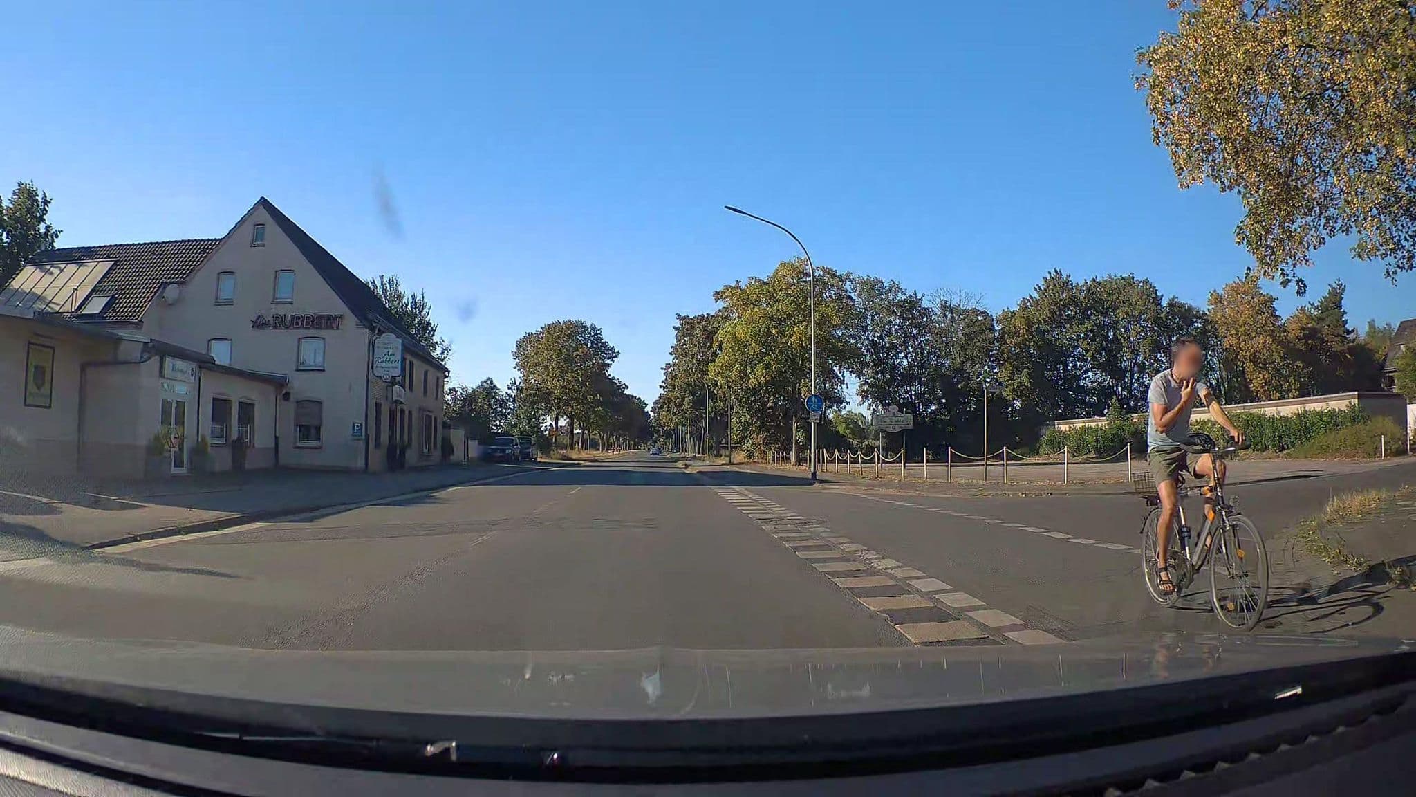 Street view near Am Rubbert, Dinslaken — © poxonline (CC BY-SA · Mapillary)
