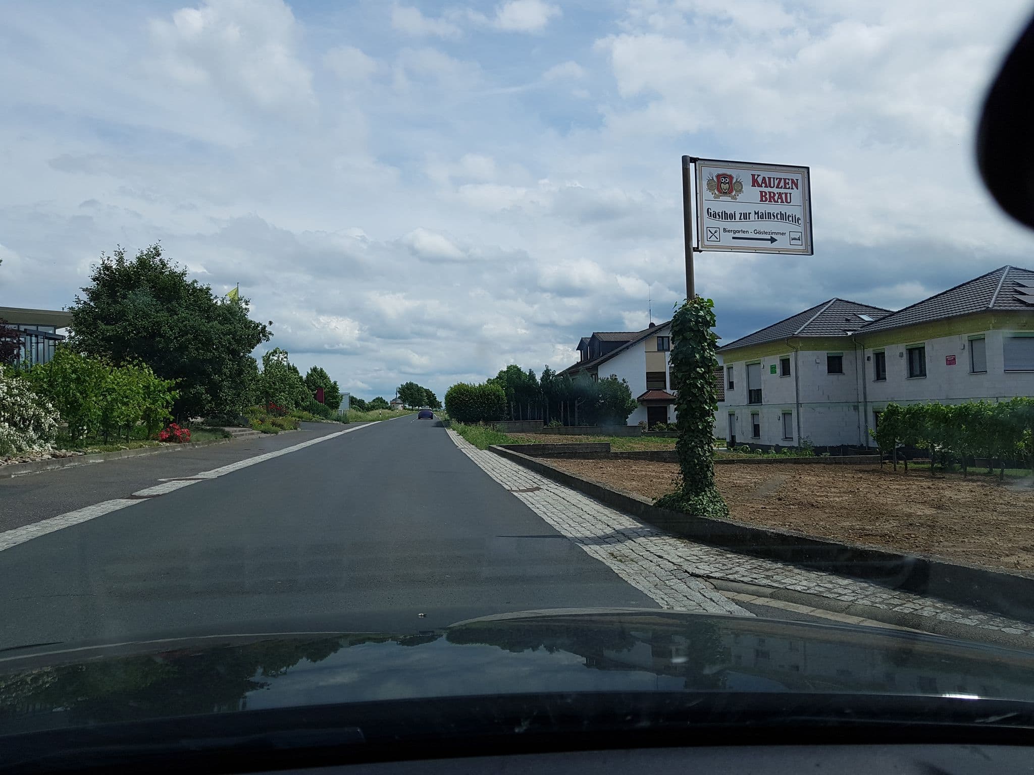 Street view near Weingut Franz Kirch, Prosselsheim — © kay_d (CC BY-SA · Mapillary)