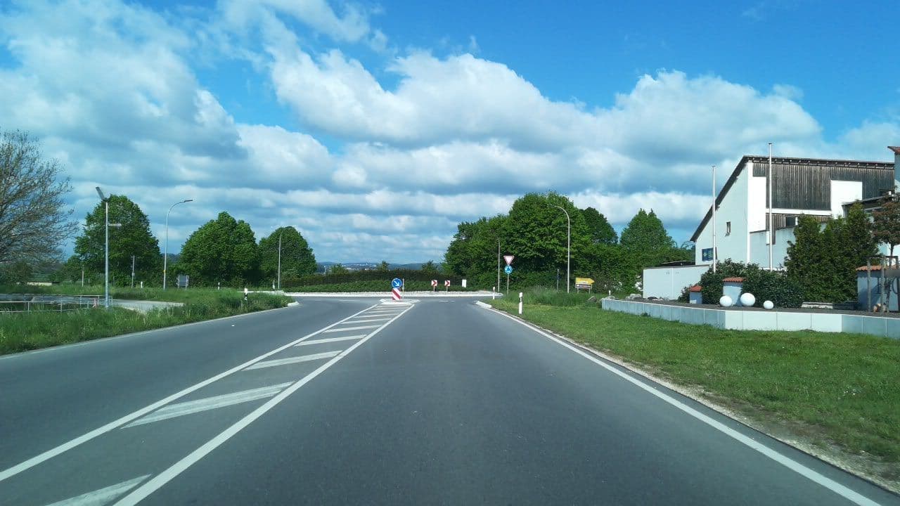 Street view near Hotel am Kellhof, Hilzingen — © mr4703 (CC BY-SA · Mapillary)