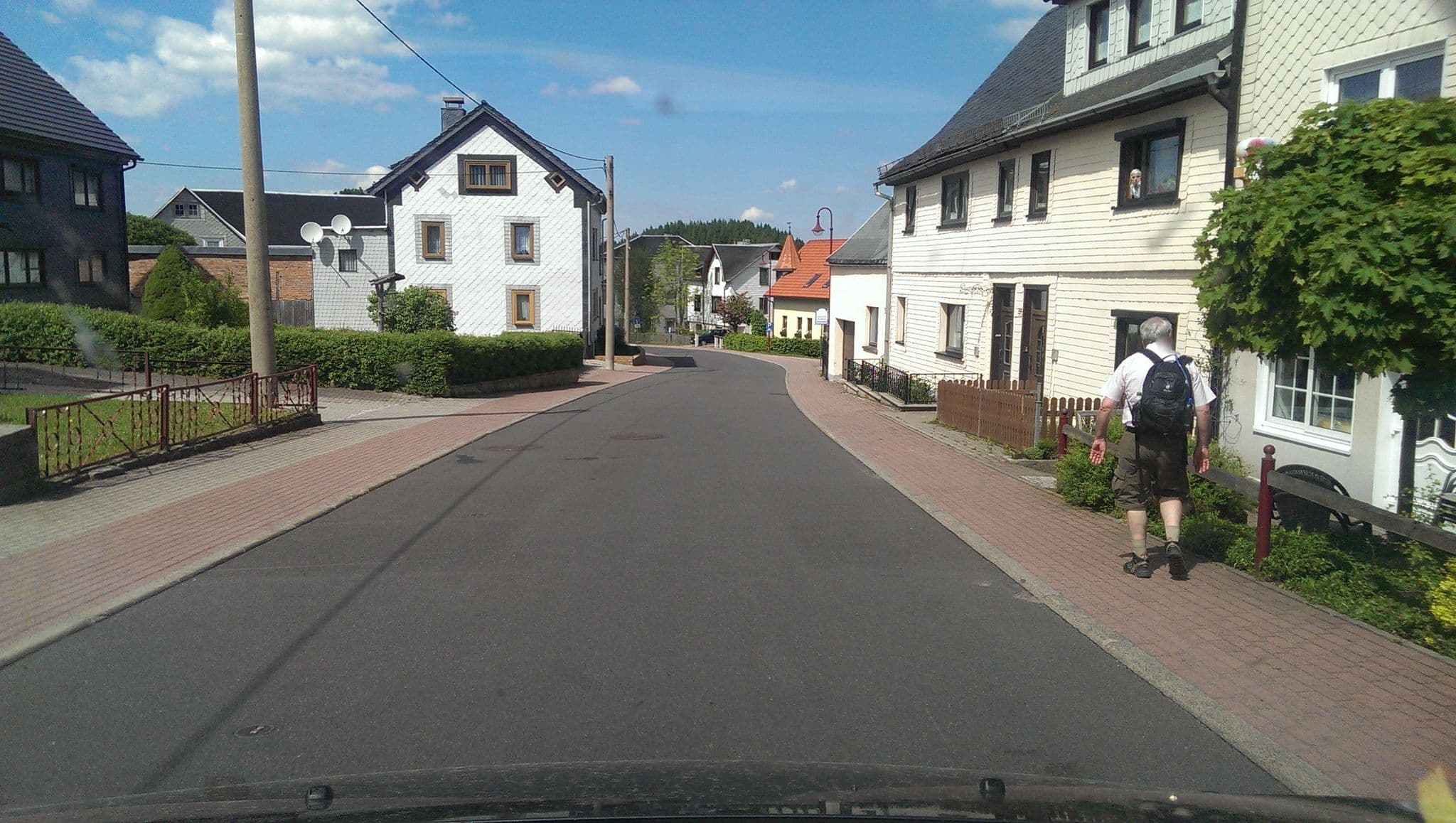 Street view near Ferienwohnungen, Geraberg — © bufonto (CC BY-SA · Mapillary)