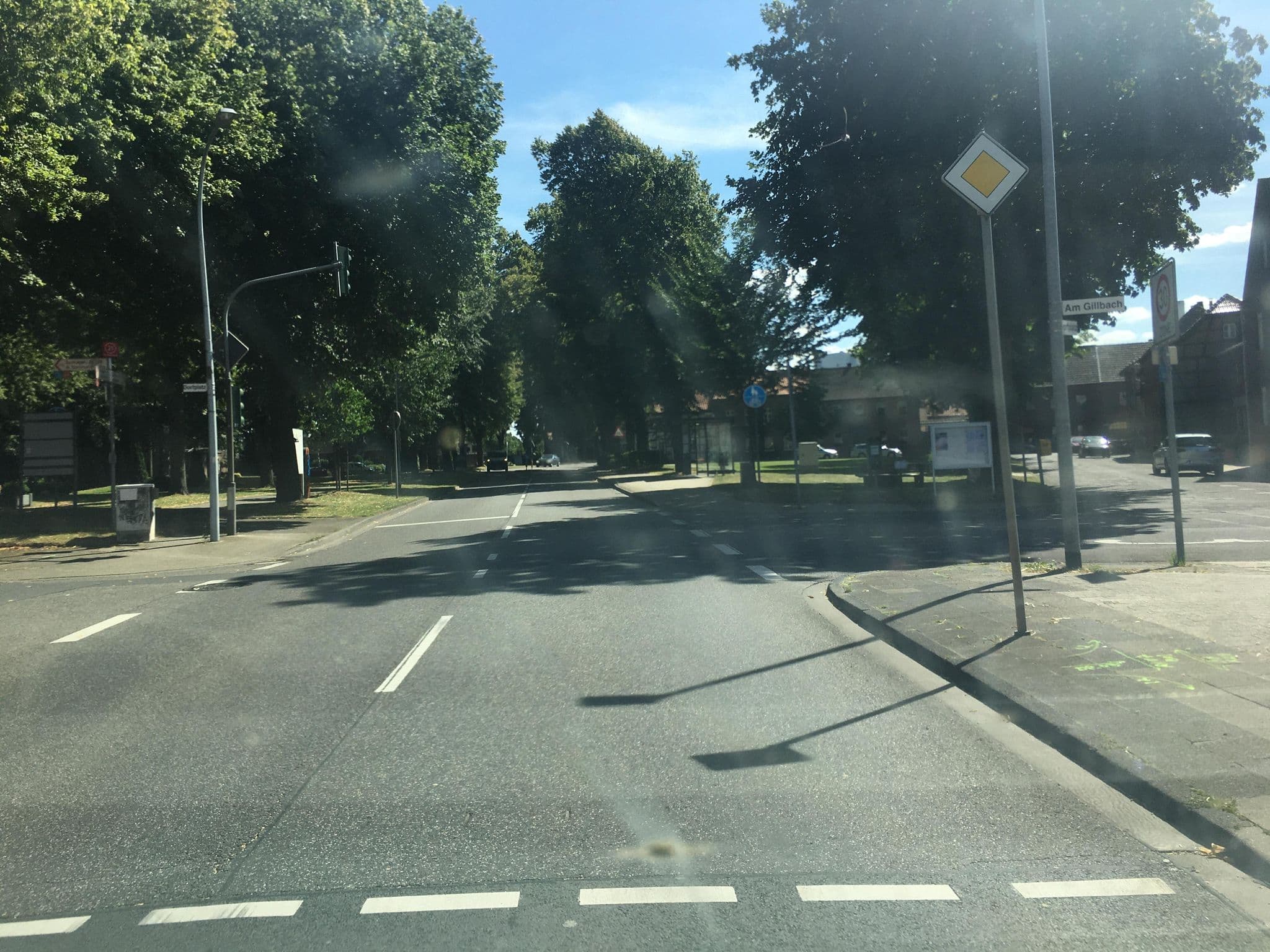 Street view near Gertruden-Eck, Rommerskirchen — © raymond (CC BY-SA · Mapillary)
