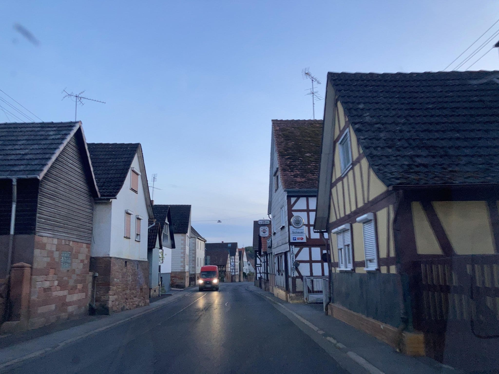 Street view near Schauer, Ortenberg — © tasmaniadevil (CC BY-SA · Mapillary)