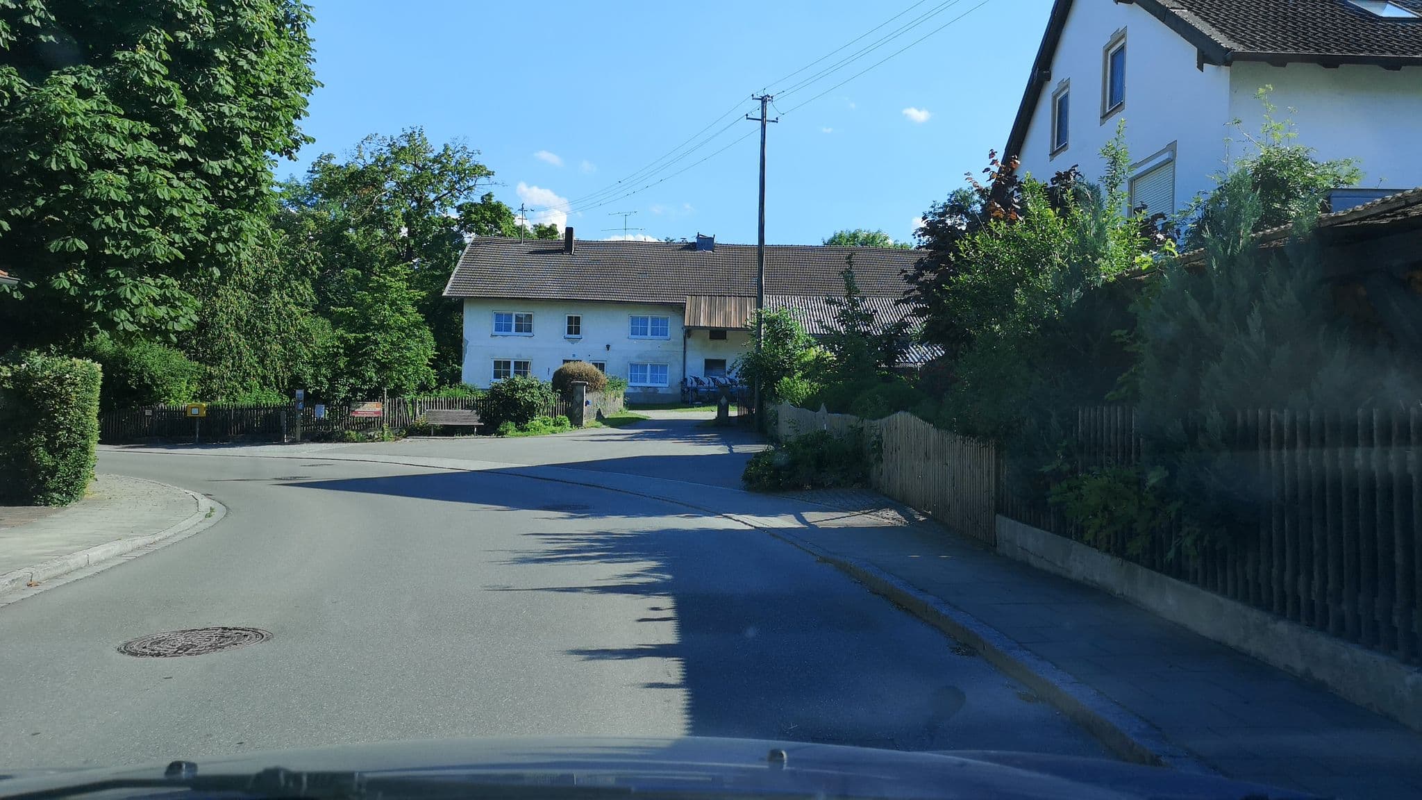 Street view near Gasthof Faltermaier, Eichenried — © skiloo (CC BY-SA · Mapillary)