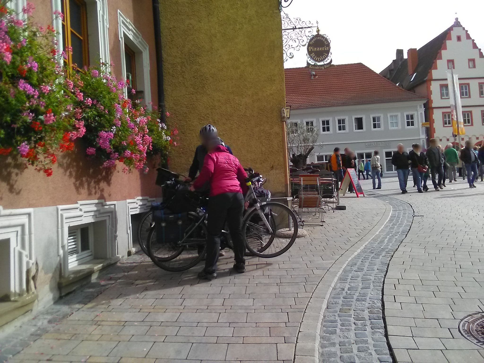 Street view near Tuchhaus - Hotel und Geniesserei, Volkach — © bernd_niemann (CC BY-SA · Mapillary)