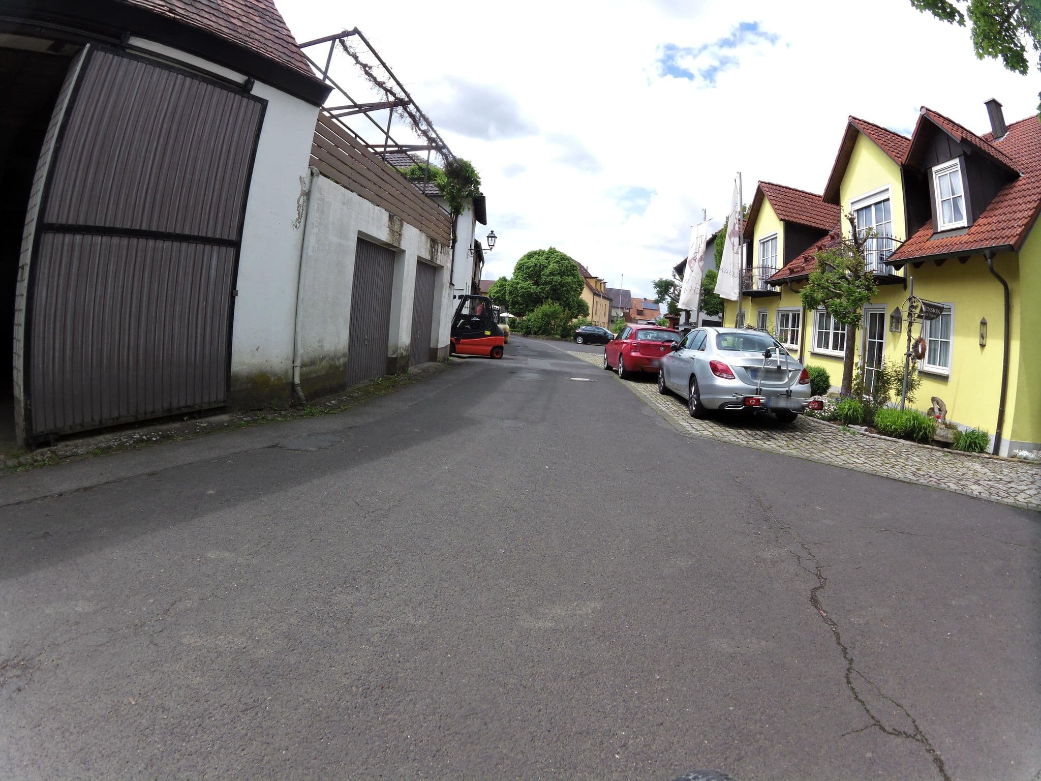 Street view near Pension Sankt Urban, Sommerach — © zoegglmeyr1 (CC BY-SA · Mapillary)