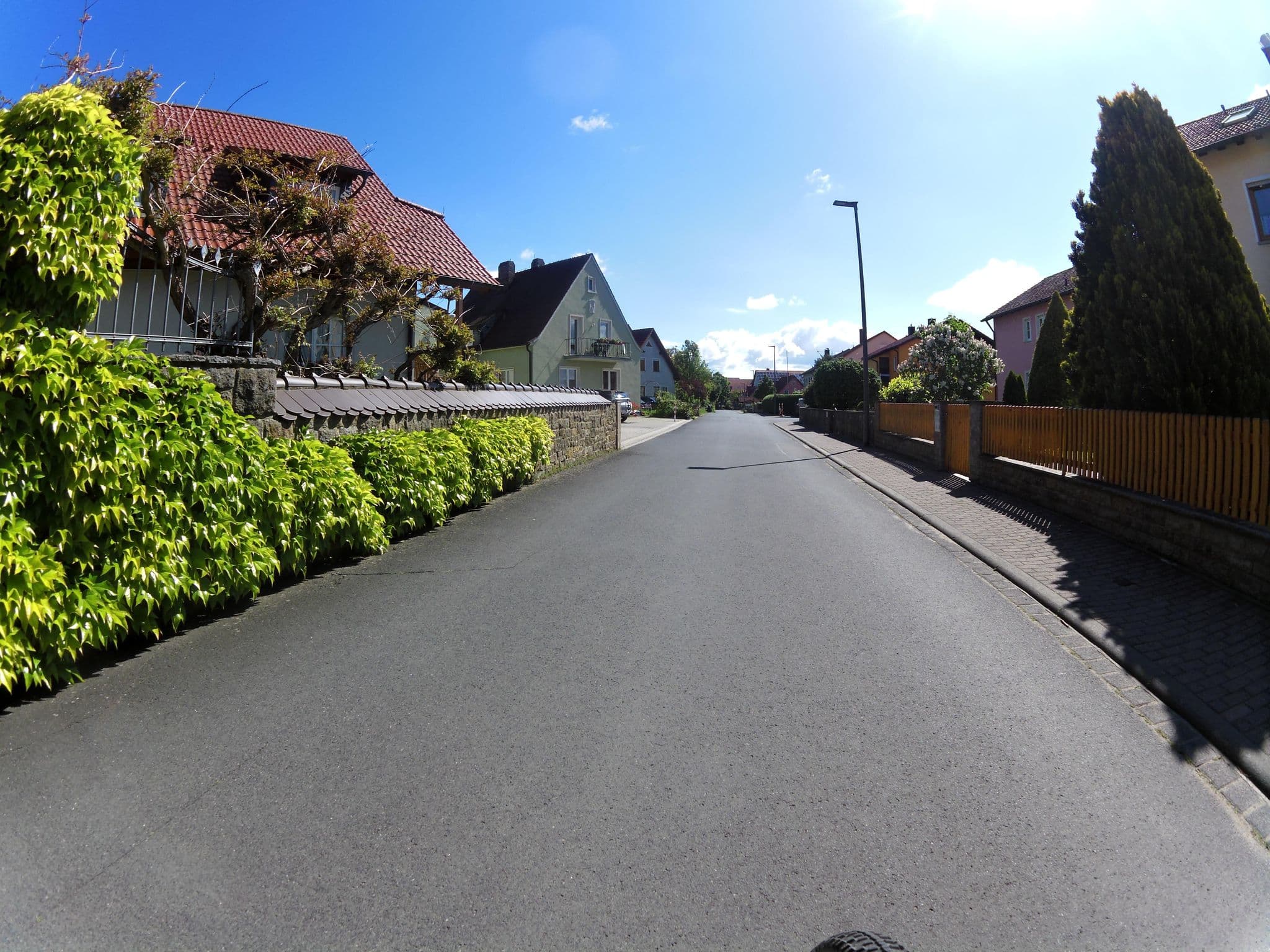 Street view near Gästehaus Streng, Sommerach — © zoegglmeyr1 (CC BY-SA · Mapillary)