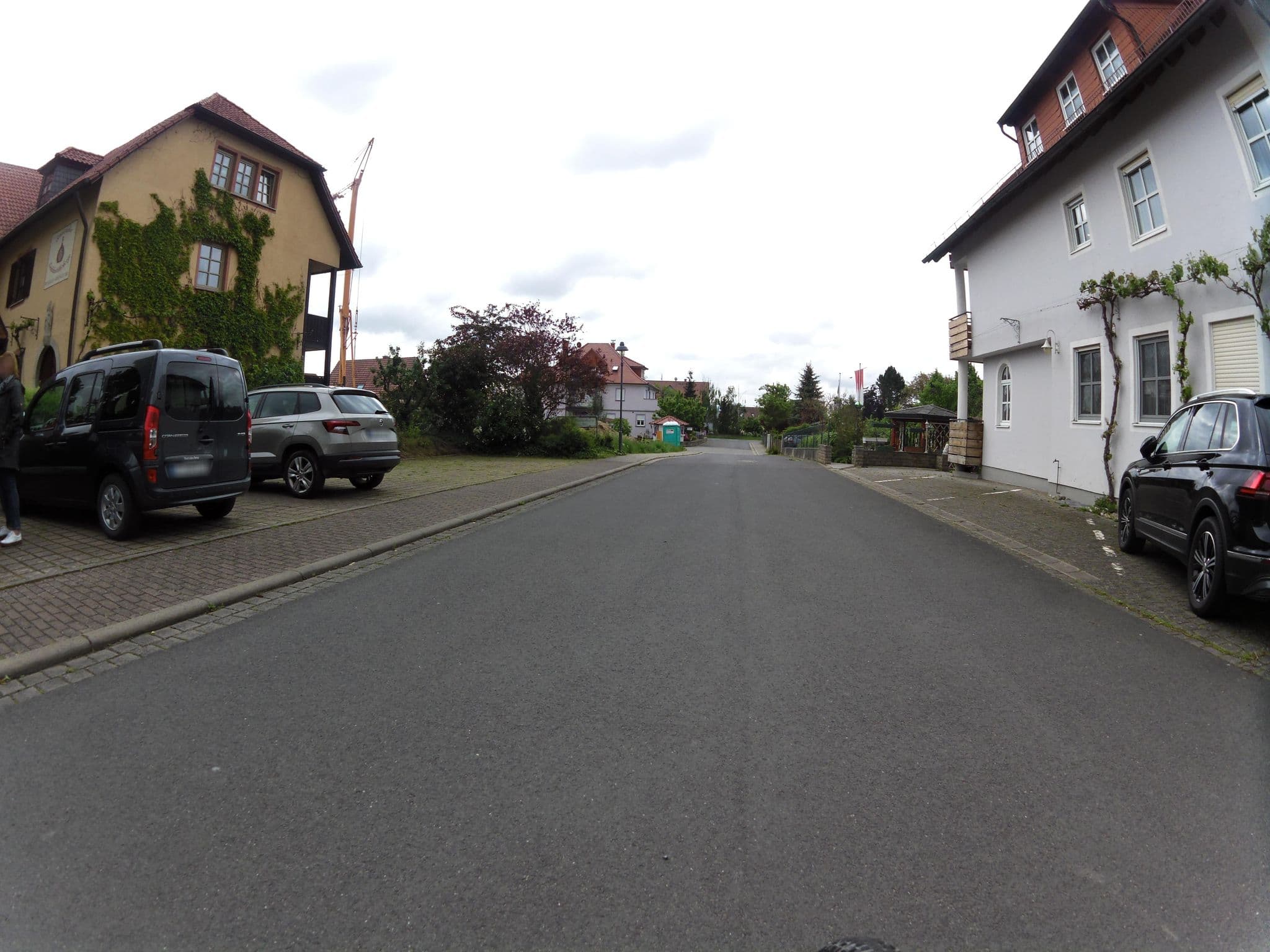 Street view near Am Engelsberg, Sommerach — © zoegglmeyr1 (CC BY-SA · Mapillary)