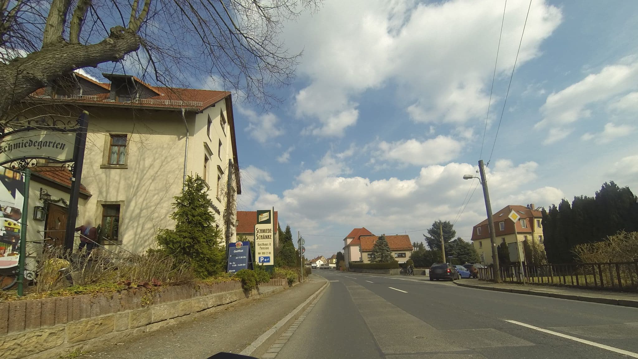 Street view near Schmiedeschänke Gaststätte & Pension, Hellerau — © utack (CC BY-SA · Mapillary)