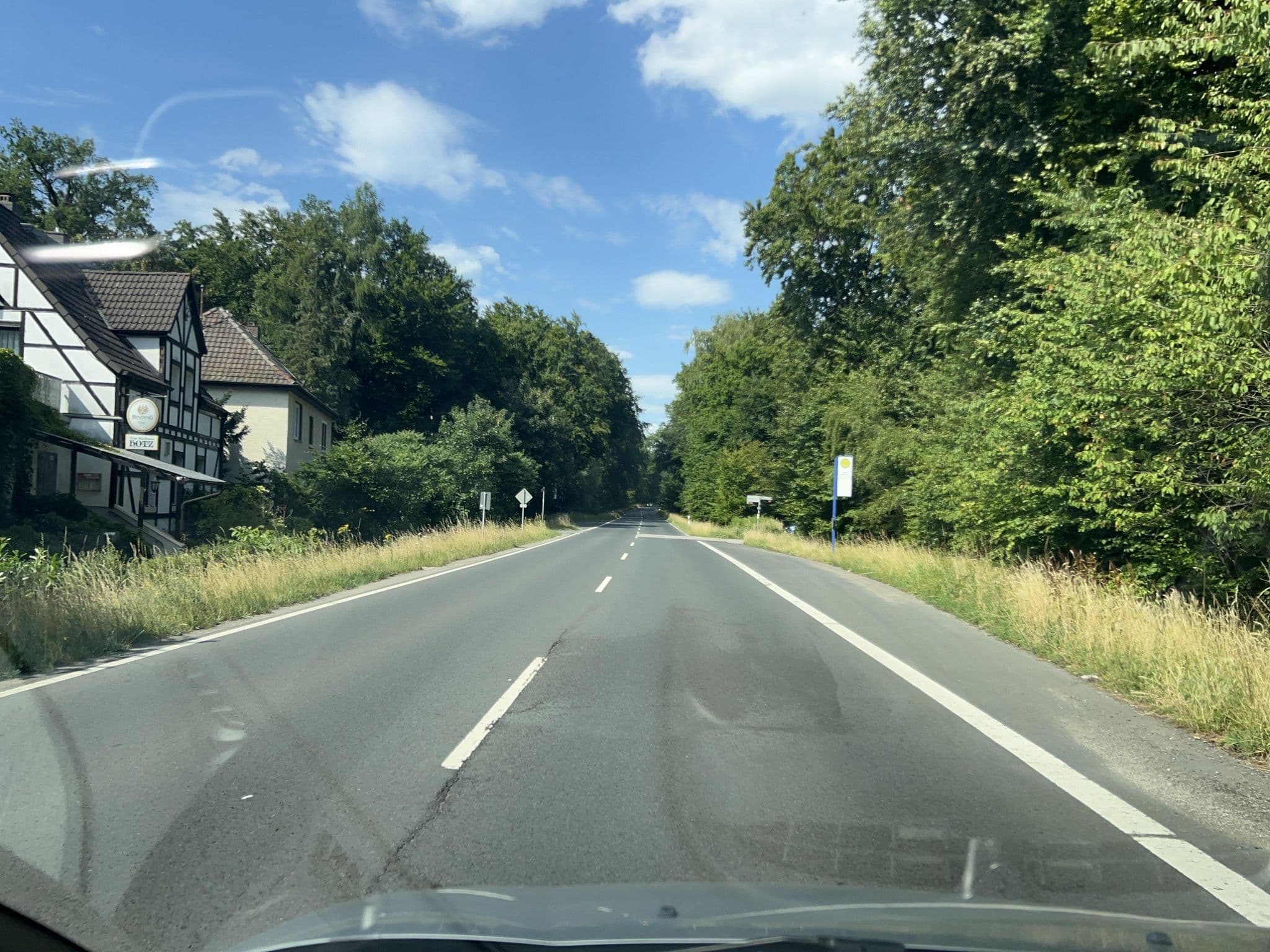 Street view near Waldhaus Hotz, Langen — © robffm (CC BY-SA · Mapillary)