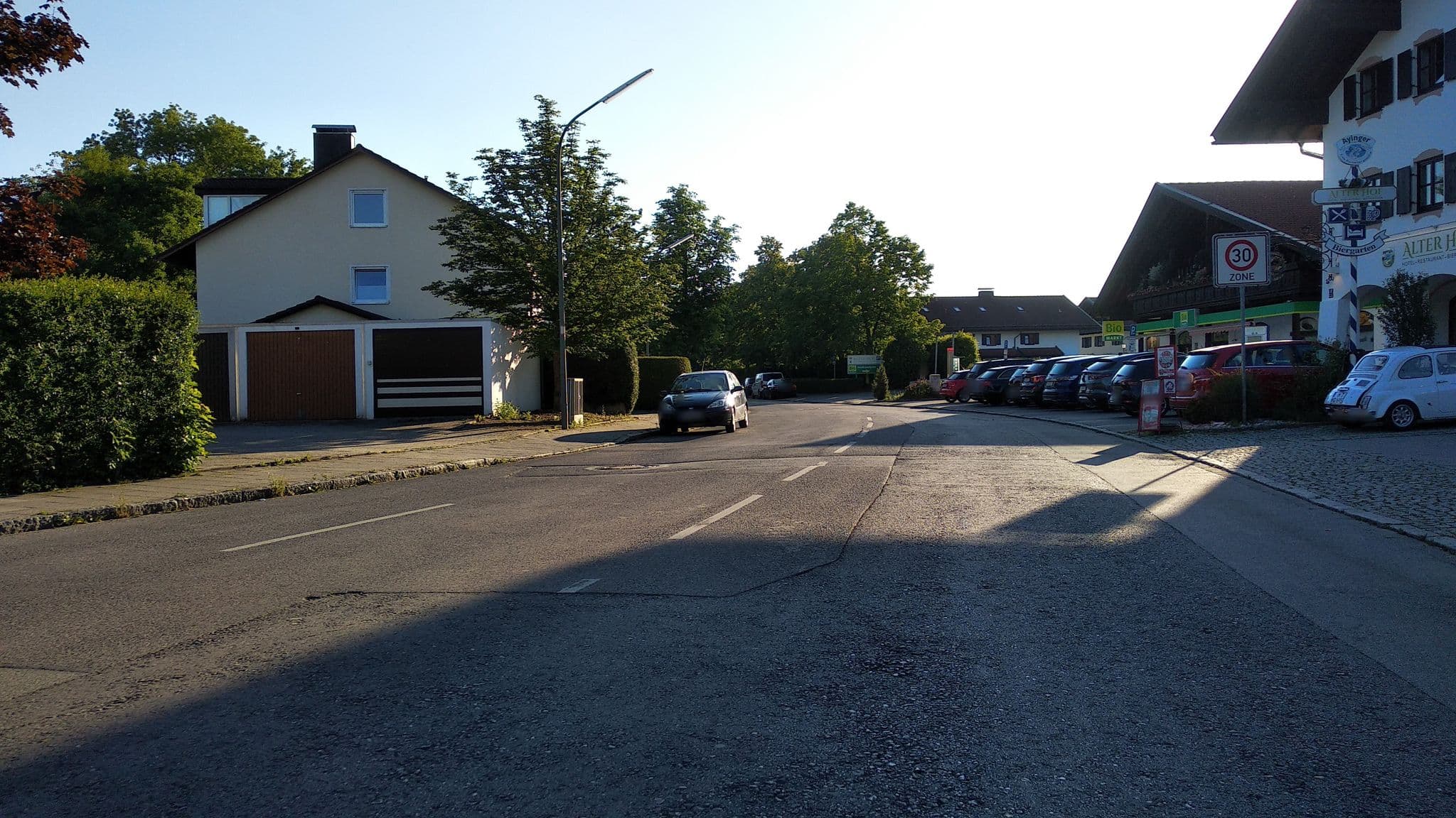 Street view near Alter Hof, Vaterstetten — © umap (CC BY-SA · Mapillary)