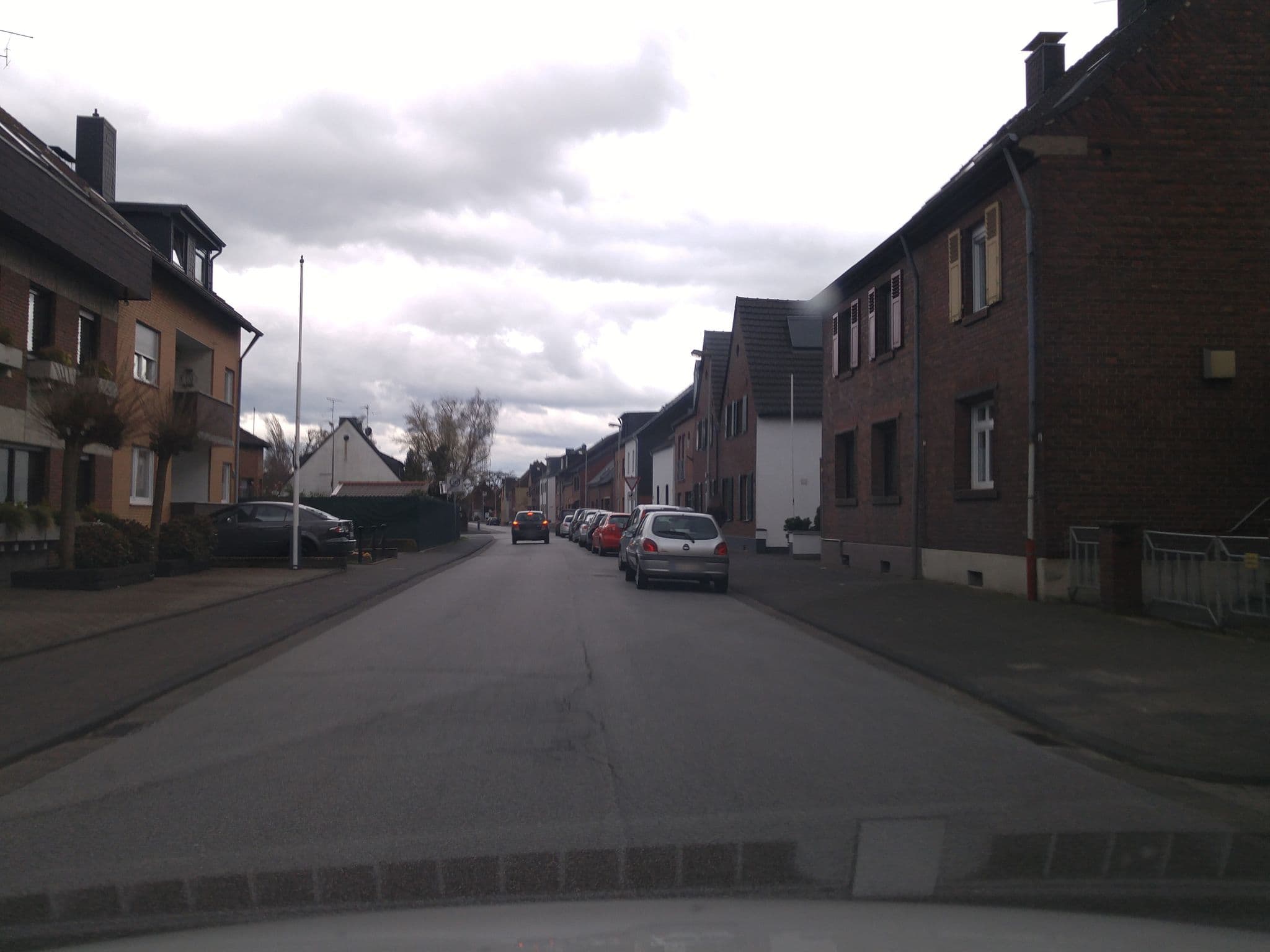 Street view near Zum Anker, Zons — © changchun1 (CC BY-SA · Mapillary)