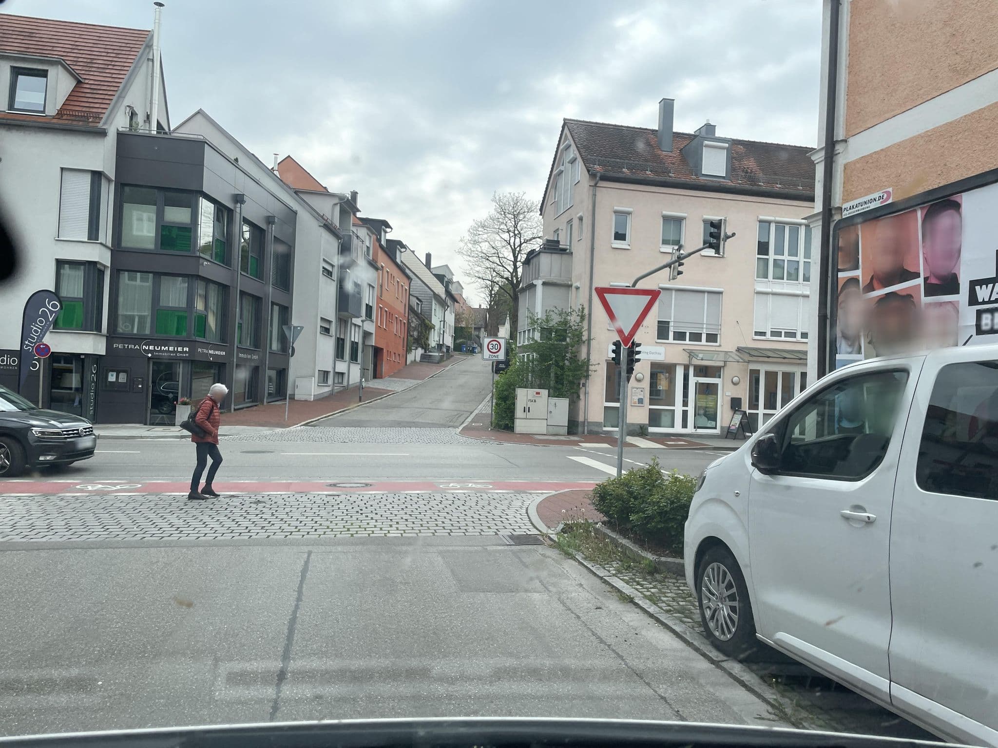 Street view near Mantra, Dachau — © markusd (CC BY-SA · Mapillary)