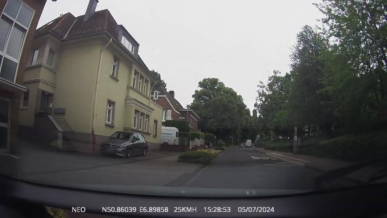 Street view near Breitenbacher Hof, Hürth — © TechniPorter (CC BY-SA · Mapillary)