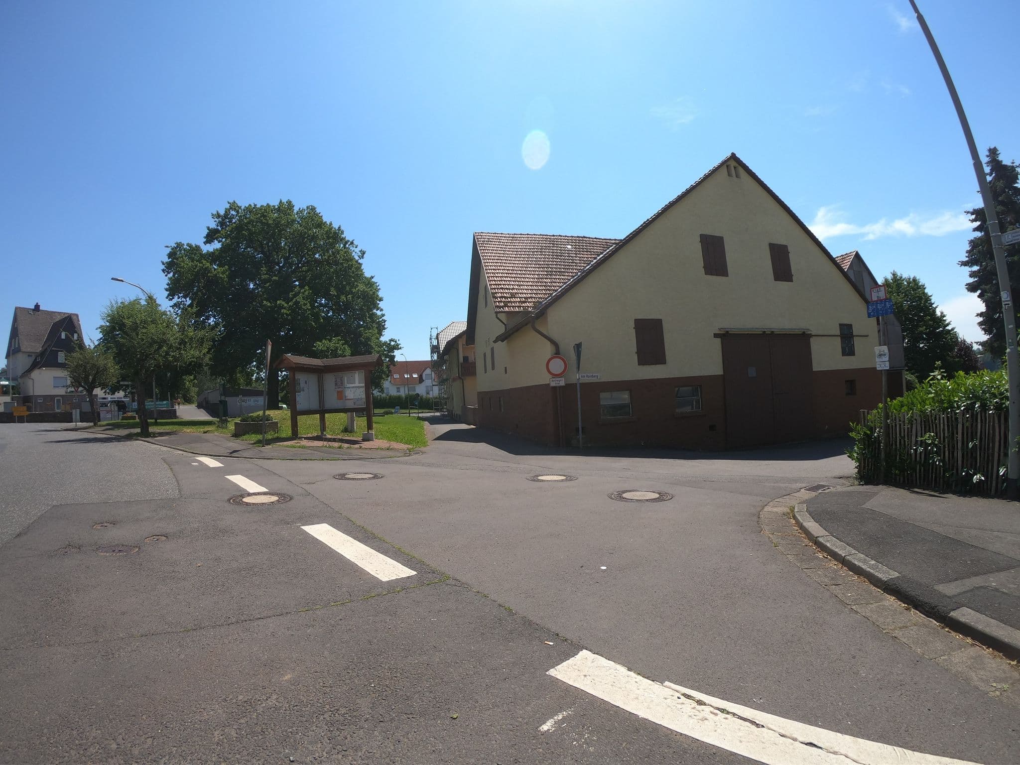 Street view near Landhotel Nonnenroth, Hungen — © grinninghamster (CC BY-SA · Mapillary)