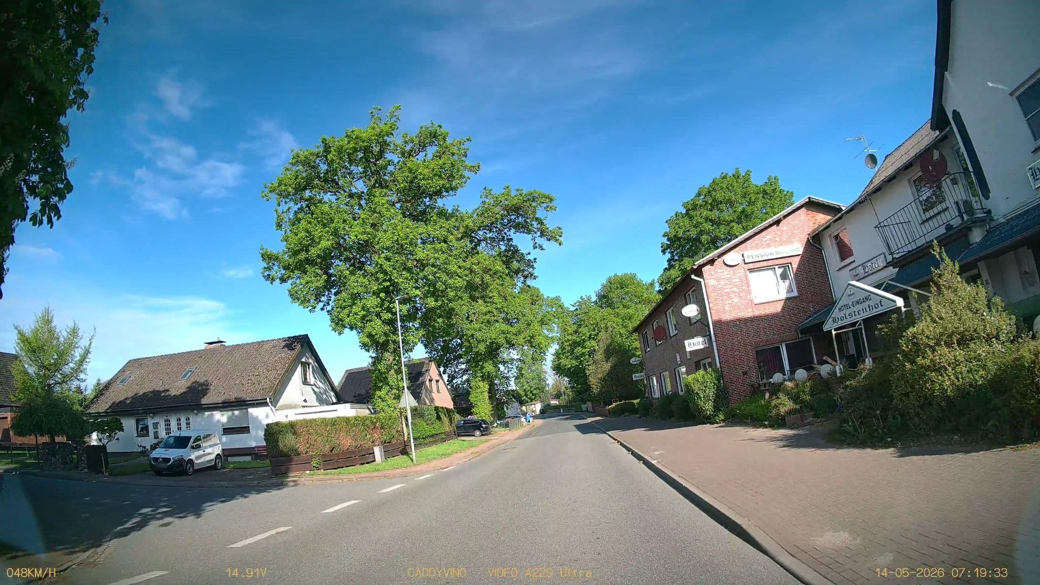 Street view near Holstenhof, Schmalfeld — © DruideBizeps (CC BY-SA · Mapillary)