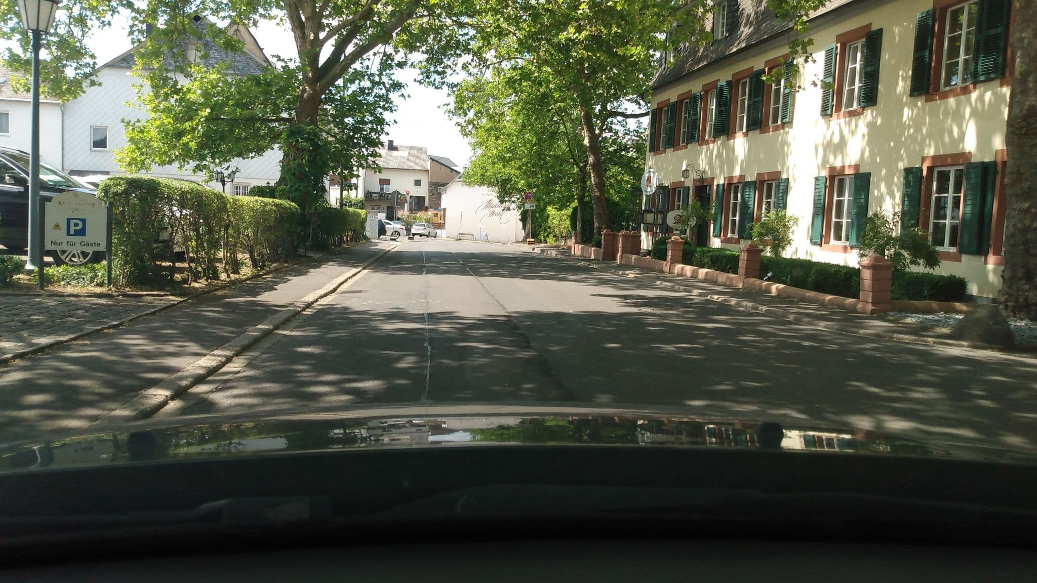 Street view near Weinromanitikhotel Richtershof, Lieser — © rb61 (CC BY-SA · Mapillary)
