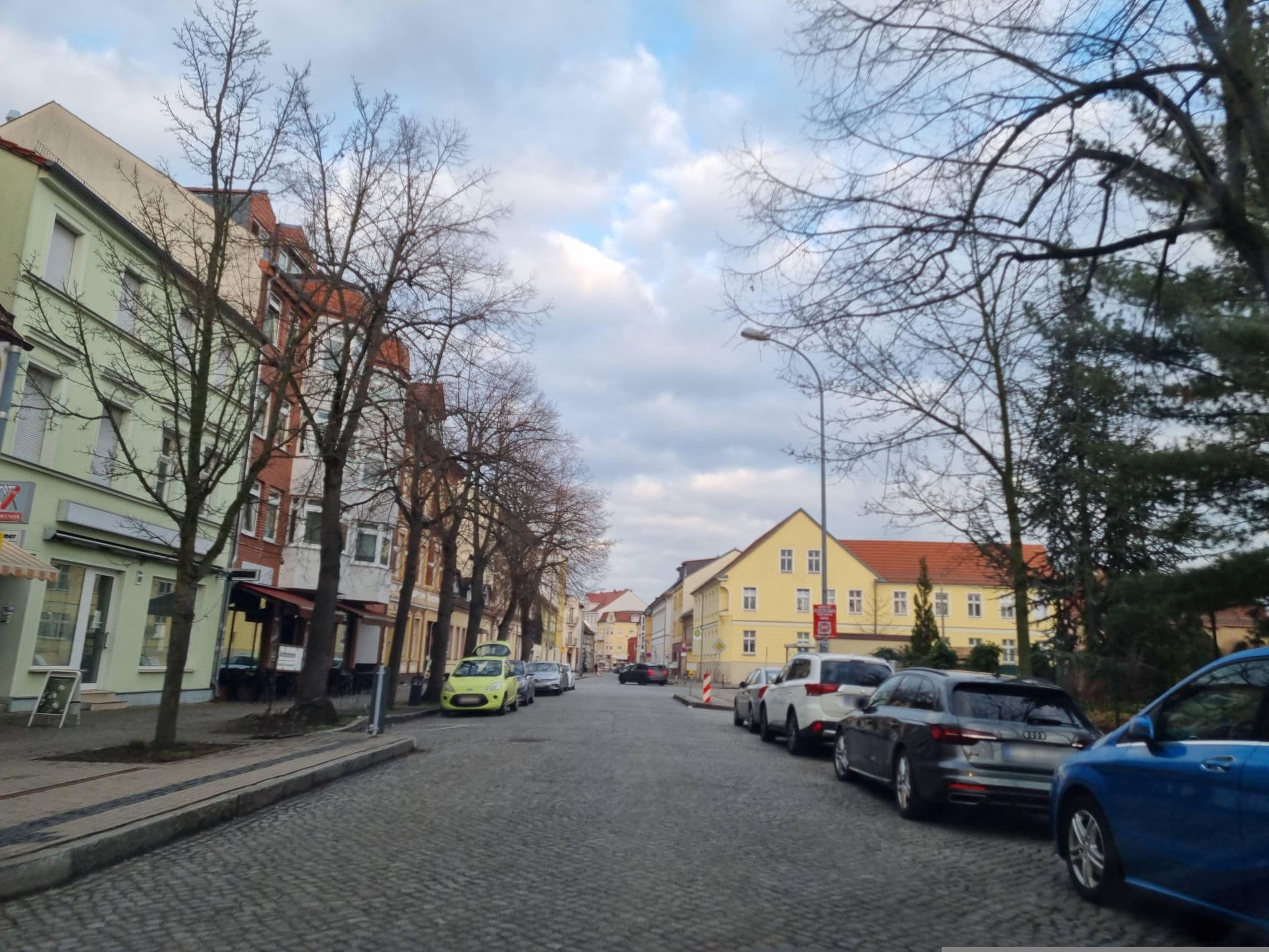 Street view near Linden Café-Restaurant, Luckenwalde — © dsmm (CC BY-SA · Mapillary)