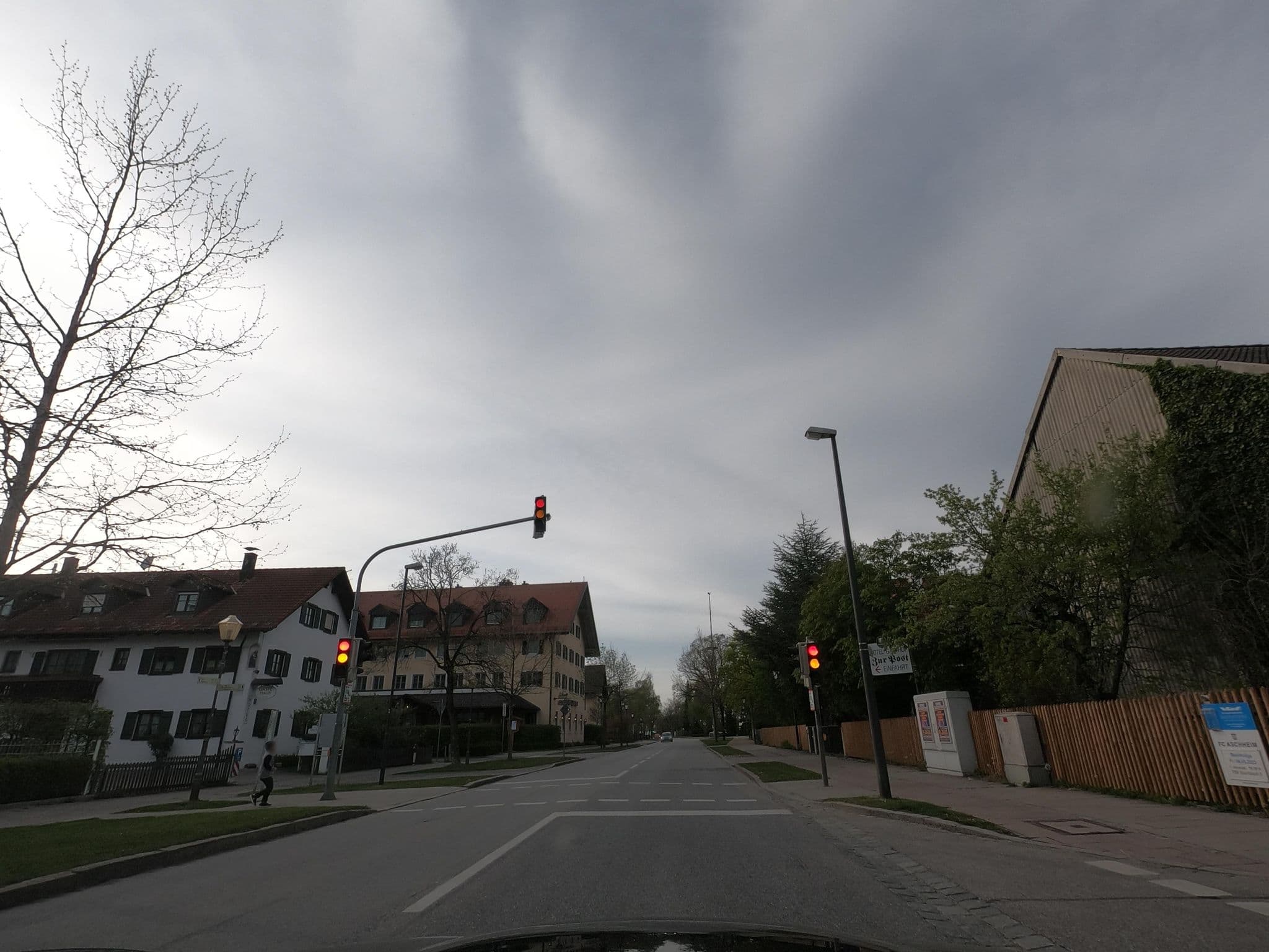 Street view near Gästehaus Gross, Aschheim — © frhh211 (CC BY-SA · Mapillary)