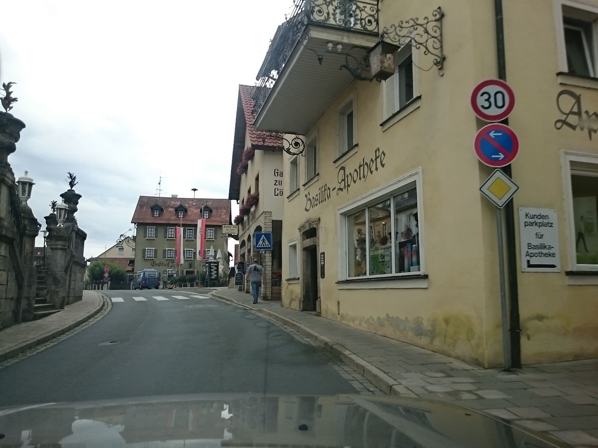 Street view near Zum Löwen, Gößweinstein — © voschix (CC BY-SA · Mapillary)