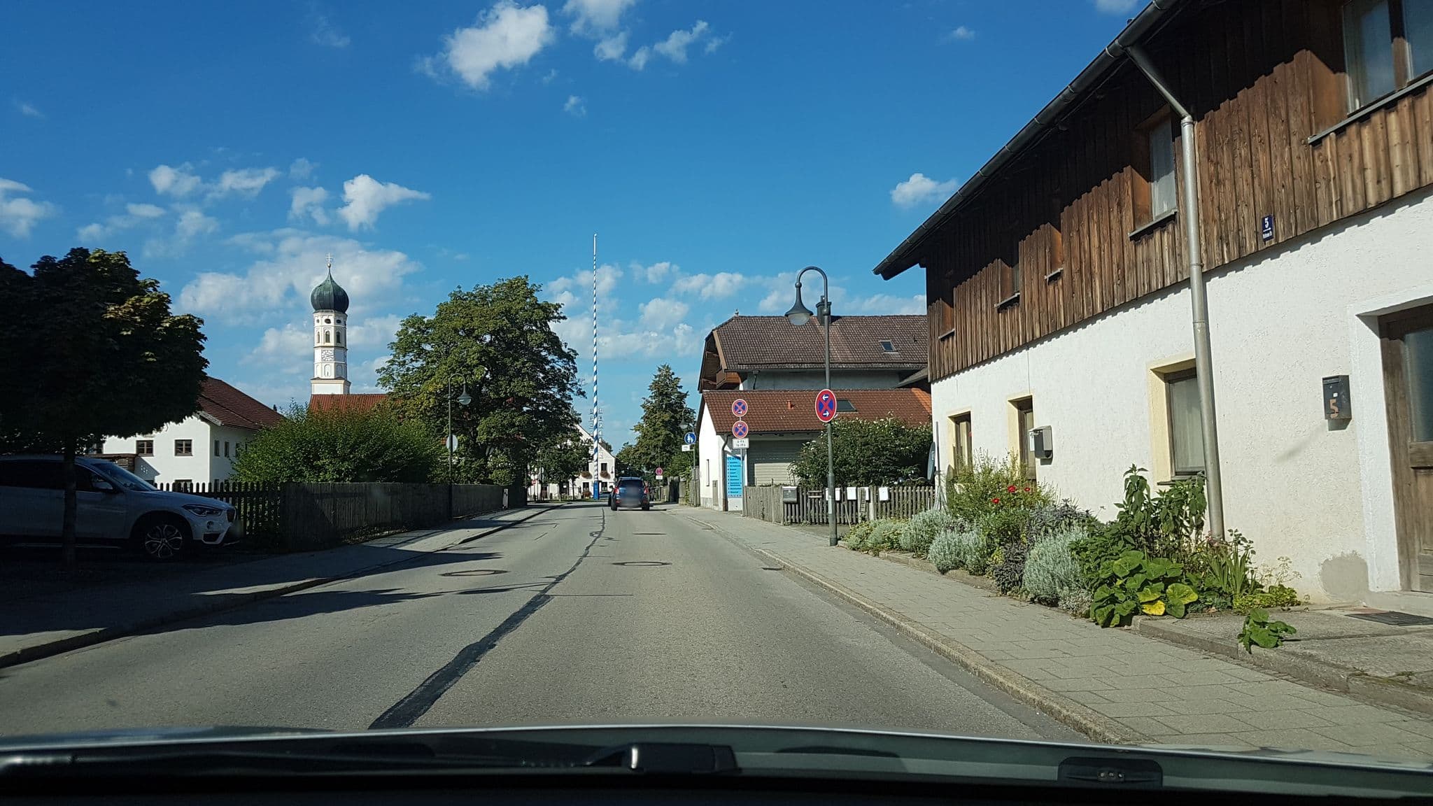 Street view near Pension Rosa Schulz, Hohenbrunn — © vorwaertsimmer (CC BY-SA · Mapillary)