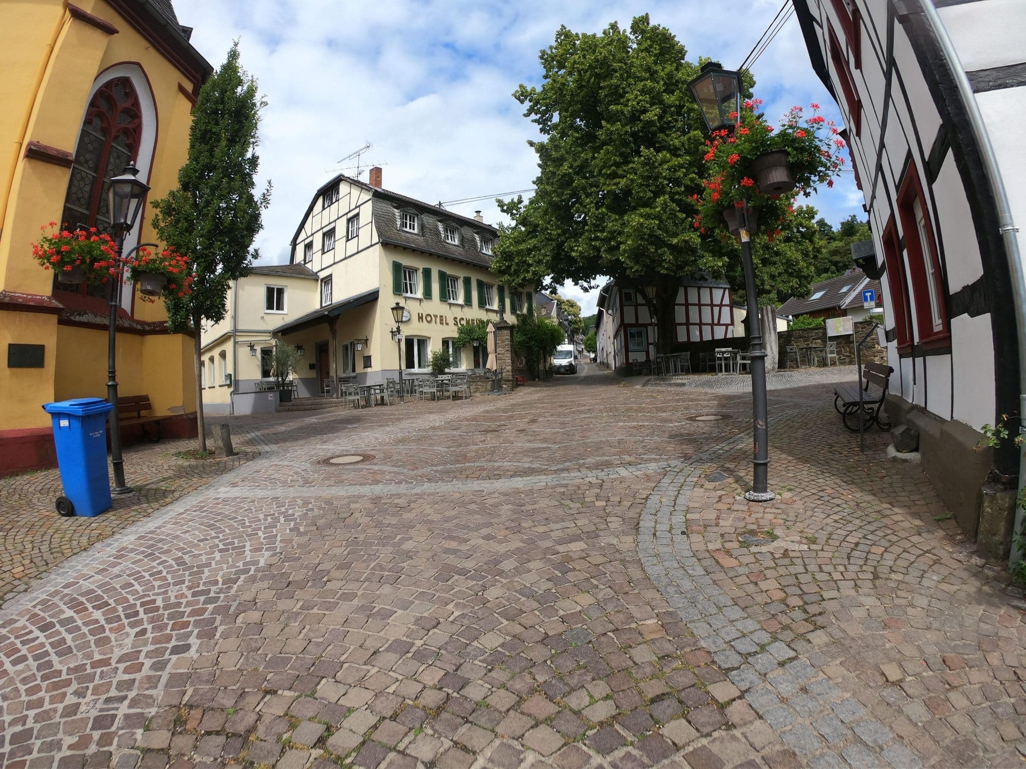 Street view near Scheurener Hof, Unkel — © bernd1960 (CC BY-SA · Mapillary)