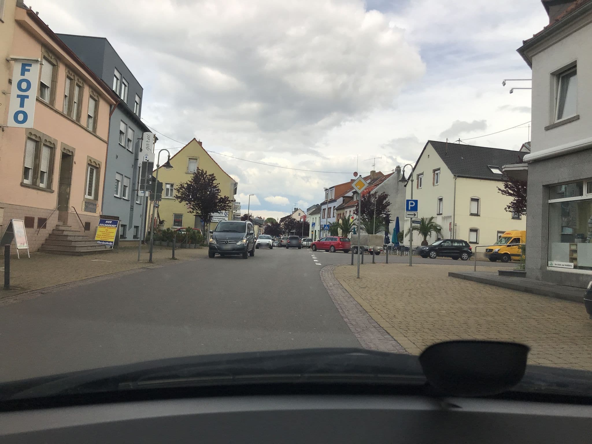 Street view near Hotel Zum Dom, Kleinblittersdorf — © elton4711 (CC BY-SA · Mapillary)