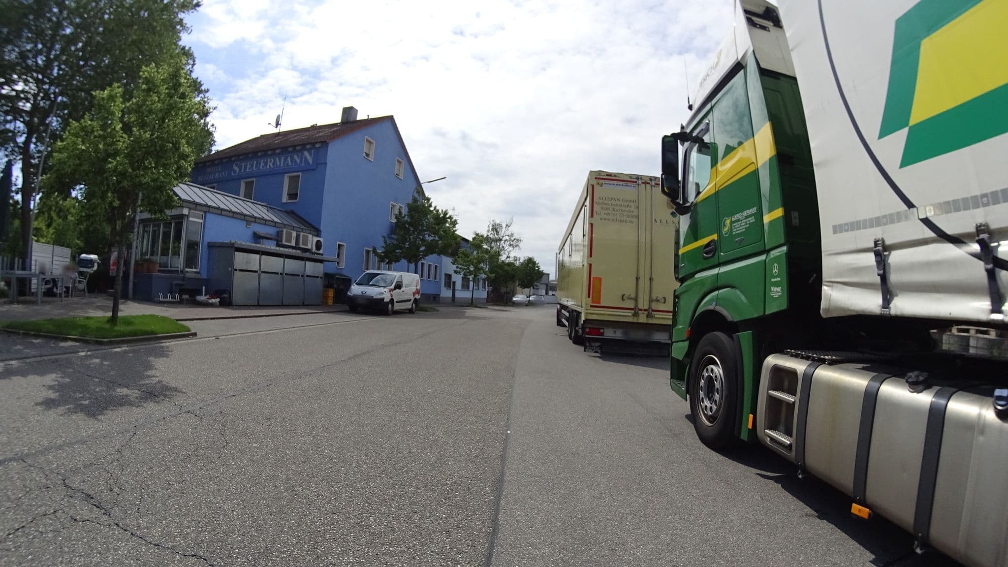Street view near Steuermann, Rheinstetten — © morwas (CC BY-SA · Mapillary)