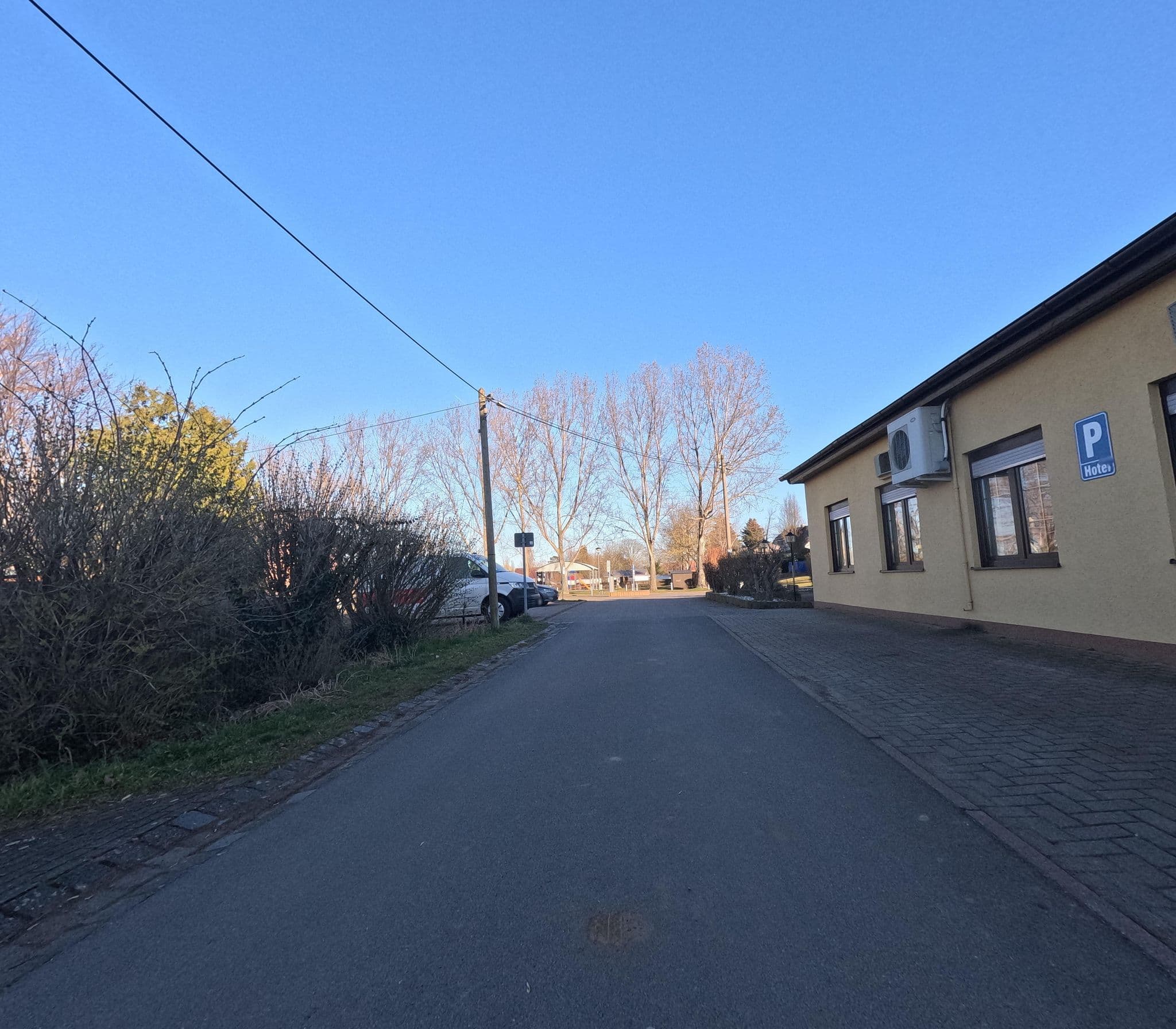 Street view near Strandhotel Aseleben, Erdeborn — © natebus (CC BY-SA · Mapillary)