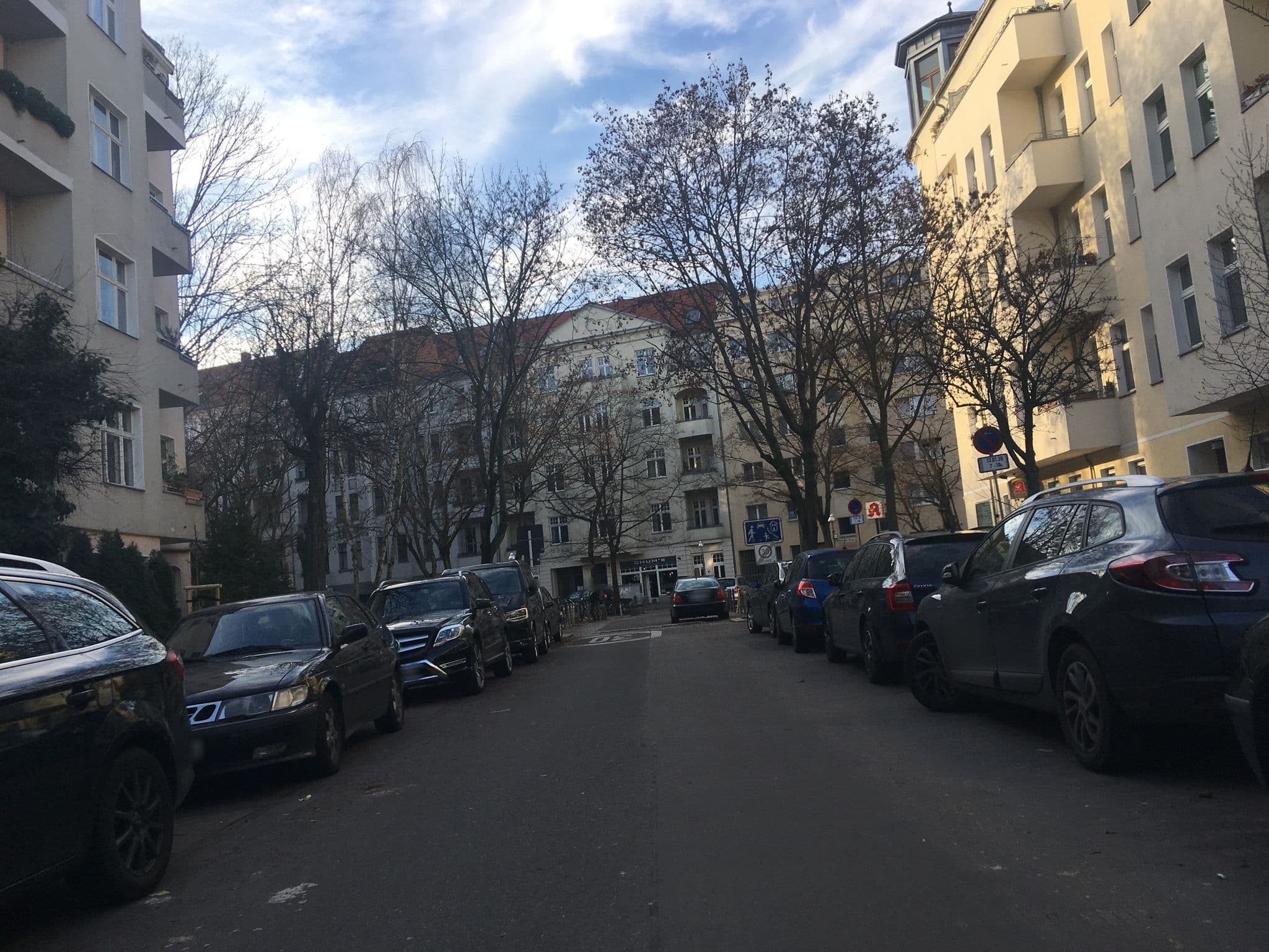 Street view near Ferienwohnungen Hahn, Moabit — © carlheinz (CC BY-SA · Mapillary)