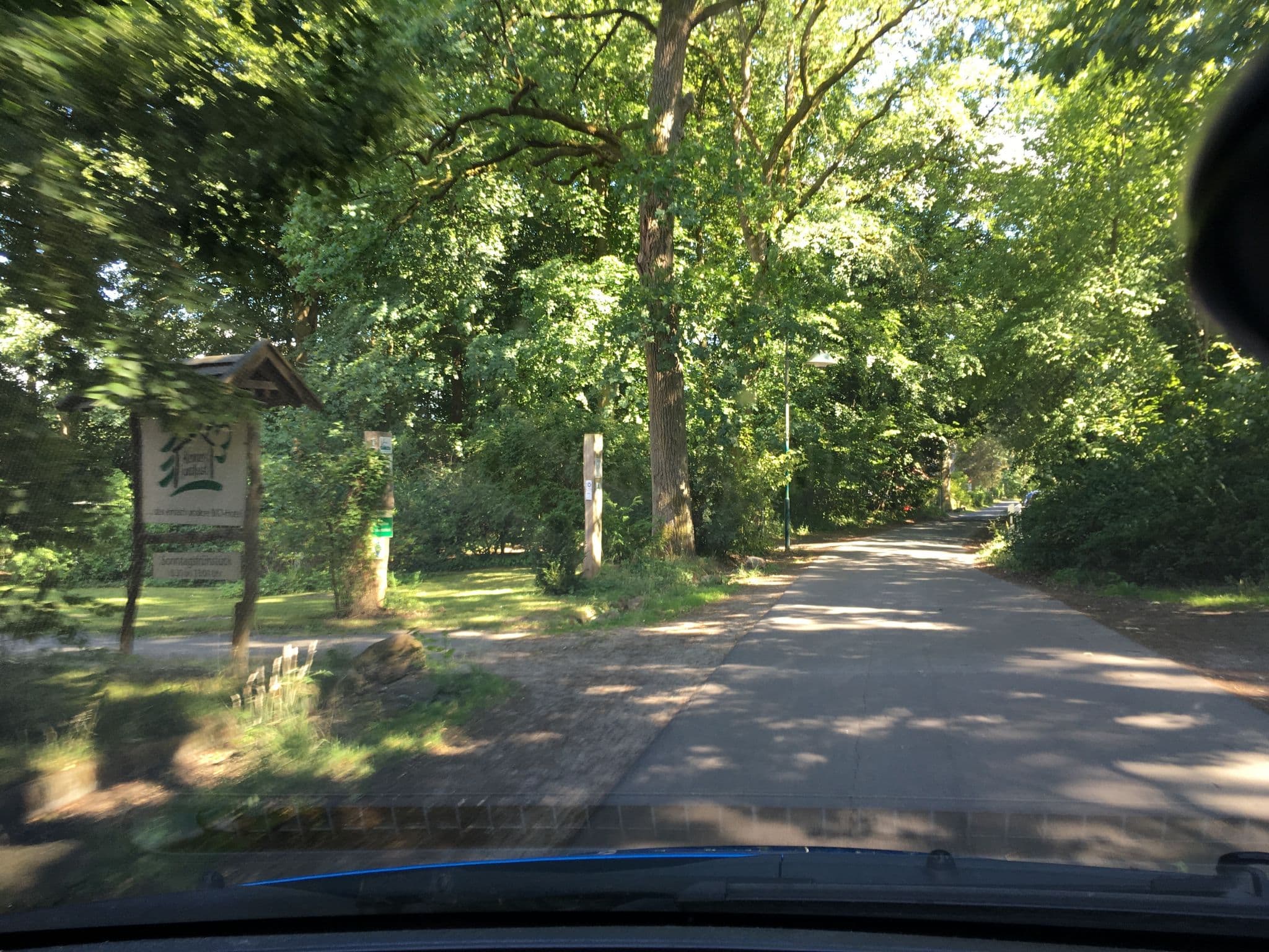 Street view near Biohotel Kenners Landlust, Nahrendorf — © hotteliene (CC BY-SA · Mapillary)