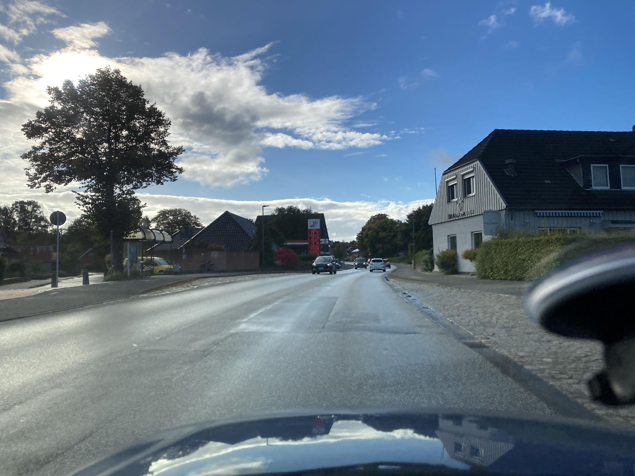 Street view near Landhaus Garni, Fockbek — © robffm (CC BY-SA · Mapillary)