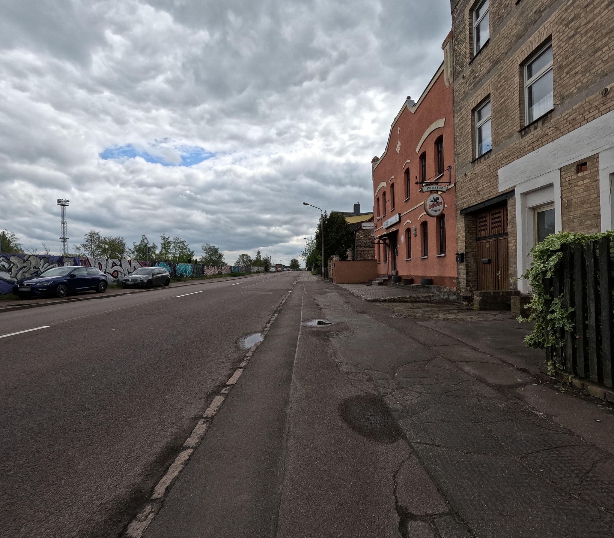 Street view near Zum Burgholz, Döllnitz — © natebus (CC BY-SA · Mapillary)