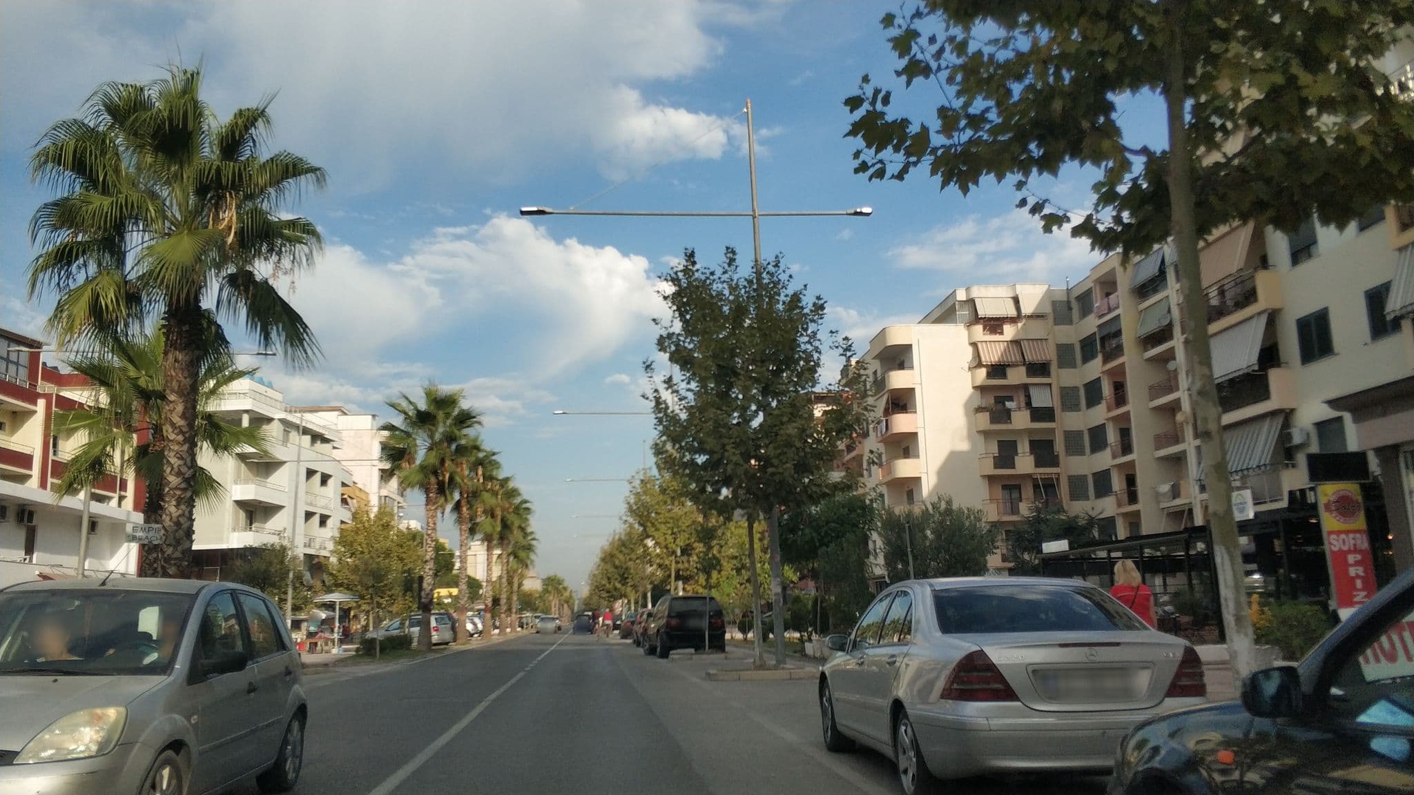 Street view near Sunrise Hotel, Rrashbull — © freddouhelk (CC BY-SA · Mapillary)