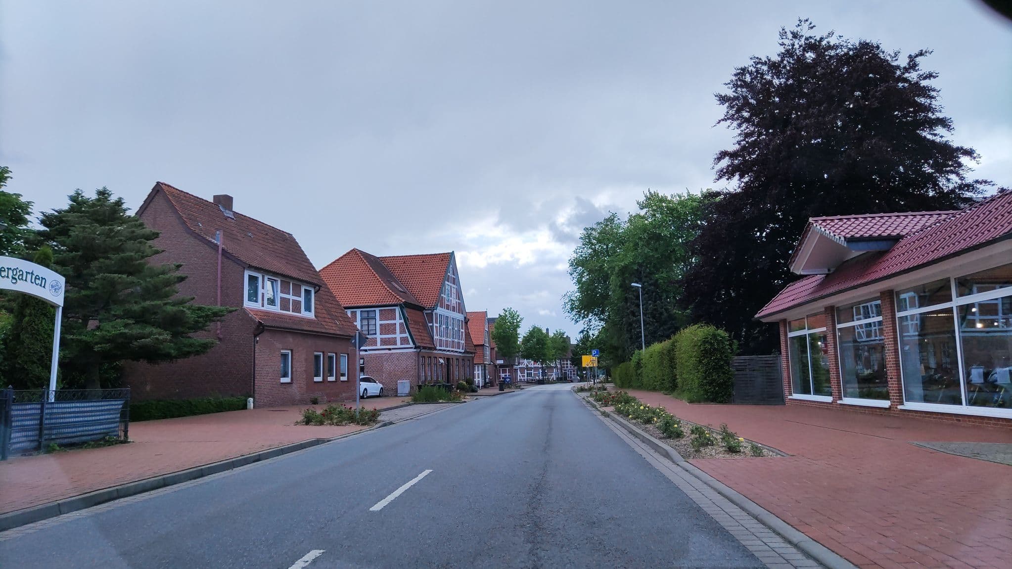 Street view near Hotel Restaurant Alte Schmiede, Jork — © hotteliene (CC BY-SA · Mapillary)