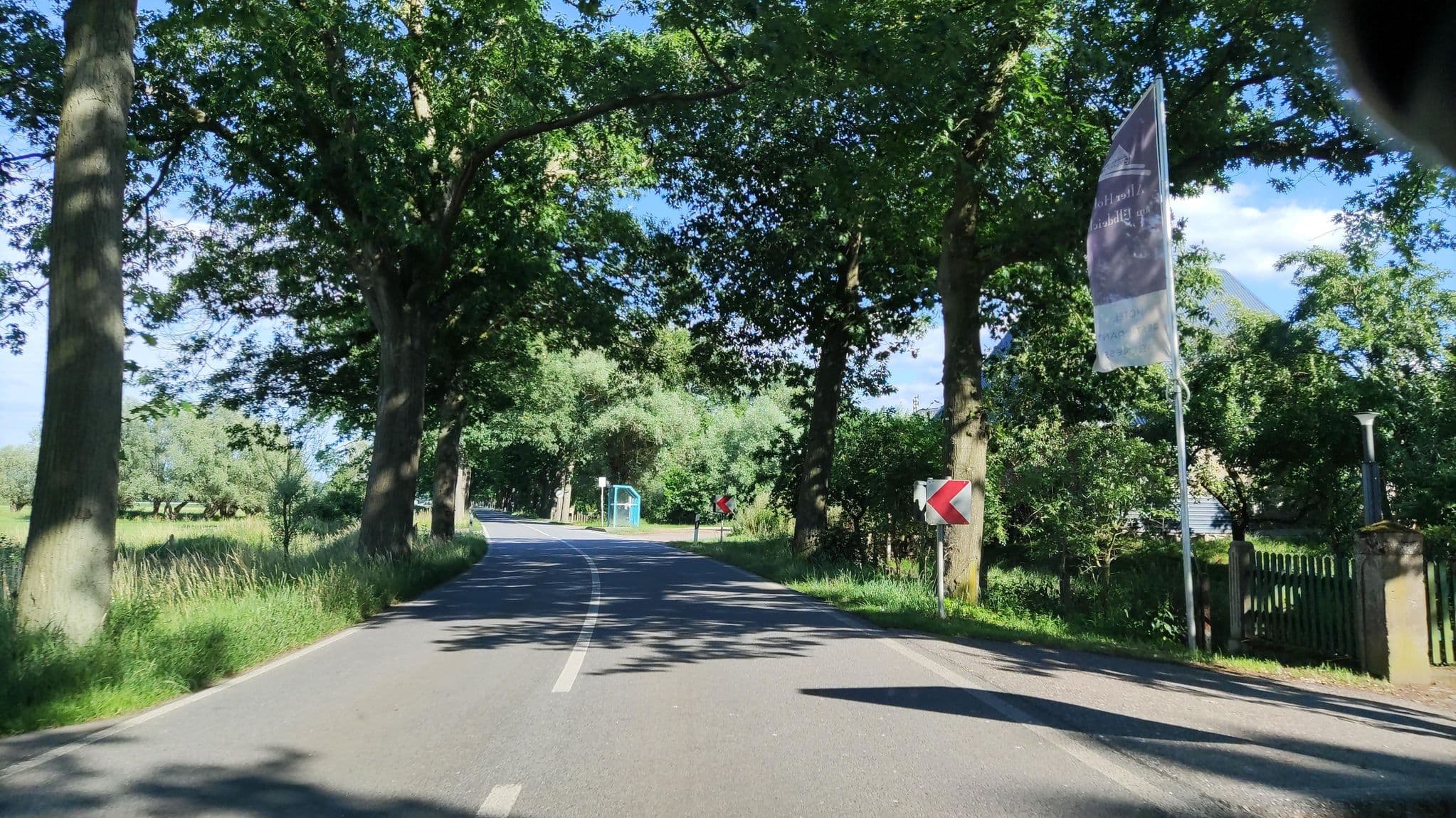 Street view near Alter Hof am Elbdeich, Dömitz — © hotteliene (CC BY-SA · Mapillary)