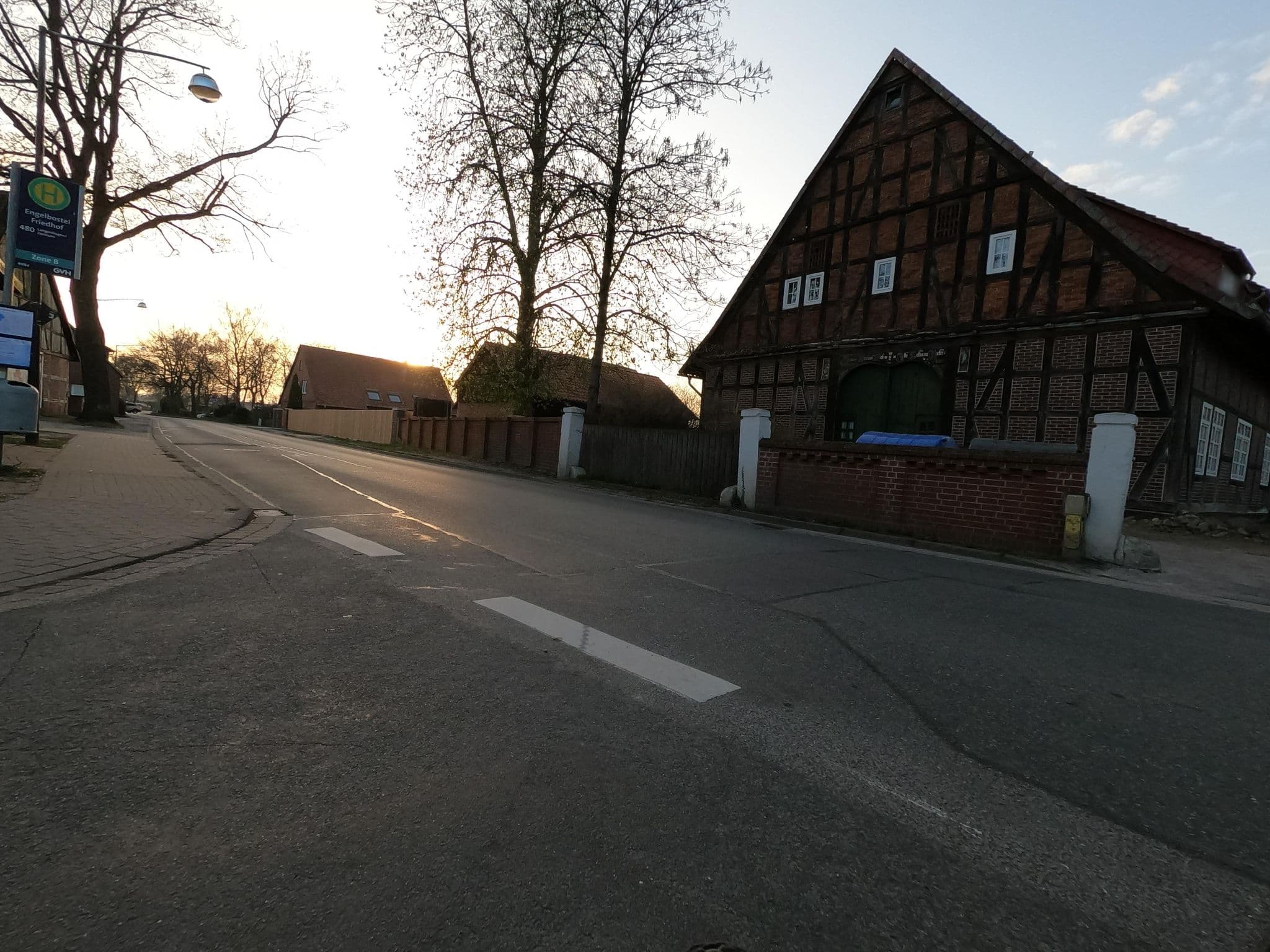 Street view near Gasthof Tegtmeyer Zum alten Krug, Stöcken — © Langfahrer (CC BY-SA · Mapillary)