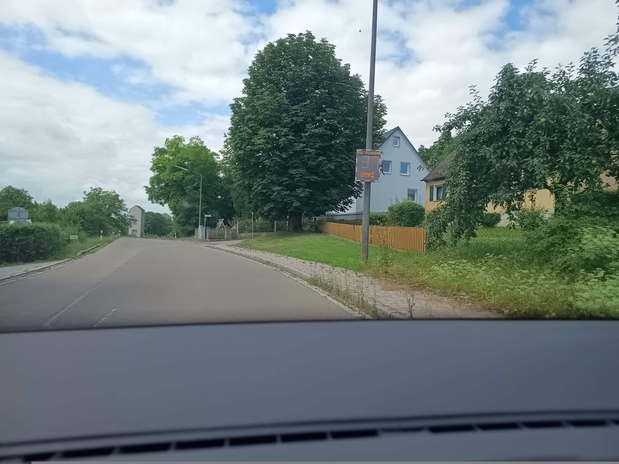 Street view near Gasthaus zur Linde, Gebsattel — © zuse (CC BY-SA · Mapillary)