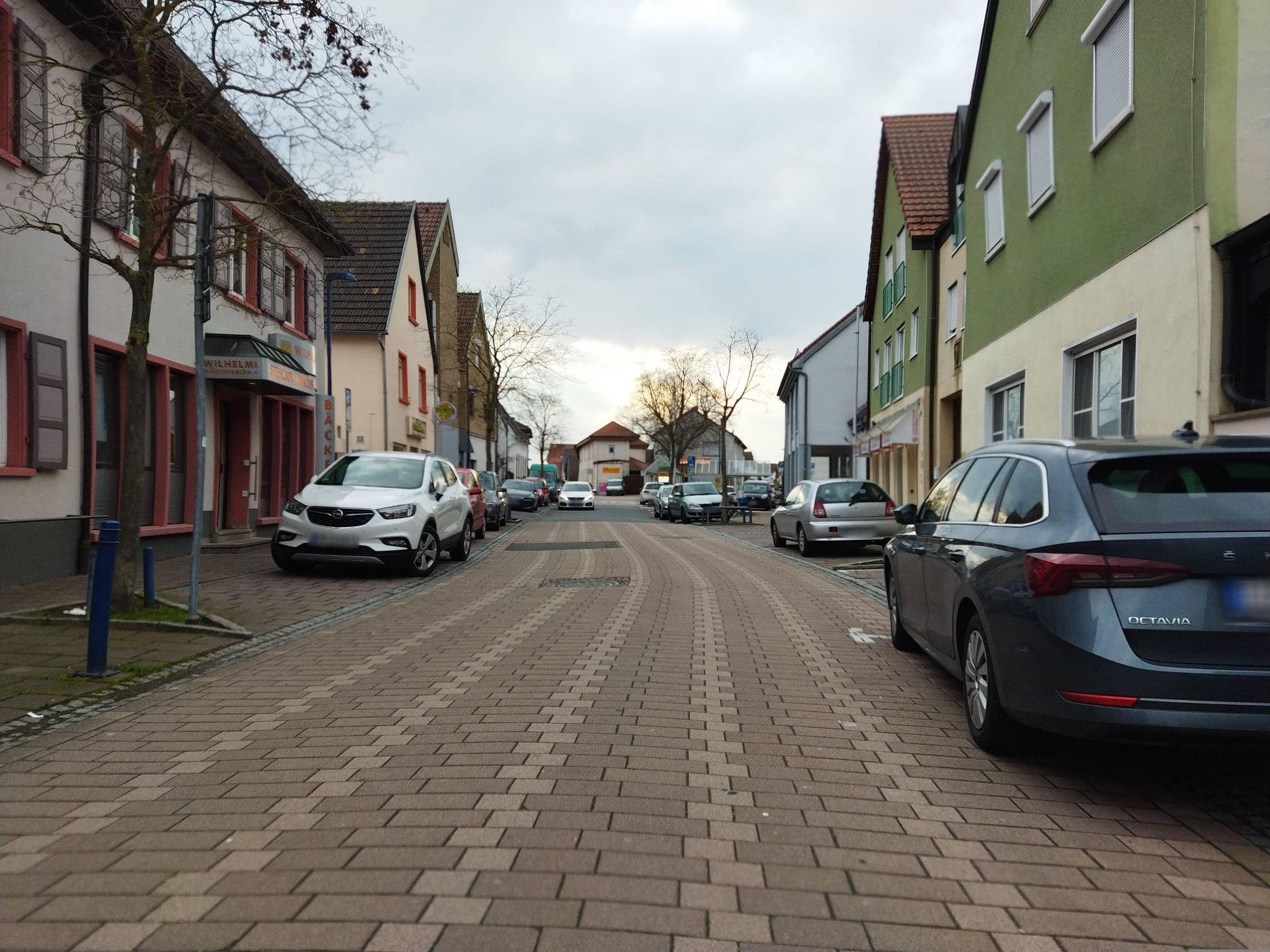 Street view near Hotel Goldenes Lamm, Dudenhofen — © changchun1 (CC BY-SA · Mapillary)