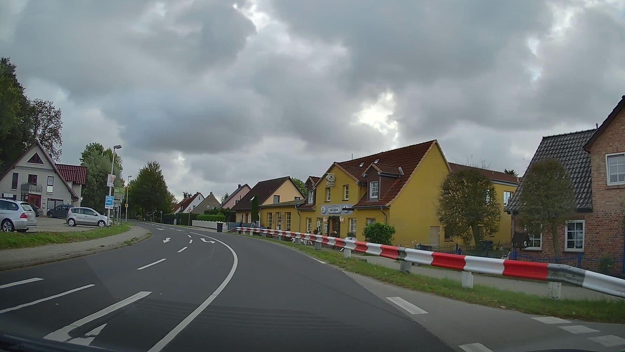 Street view near Zur Kurve, Prohn — © hendel (CC BY-SA · Mapillary)