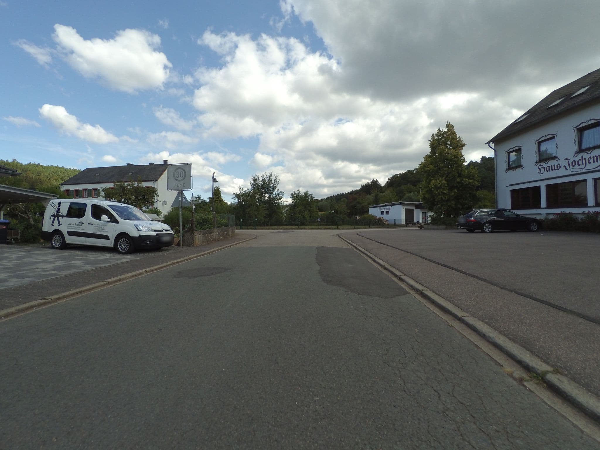 Street view near Haus Jochem, Trassem — © peewee32 (CC BY-SA · Mapillary)