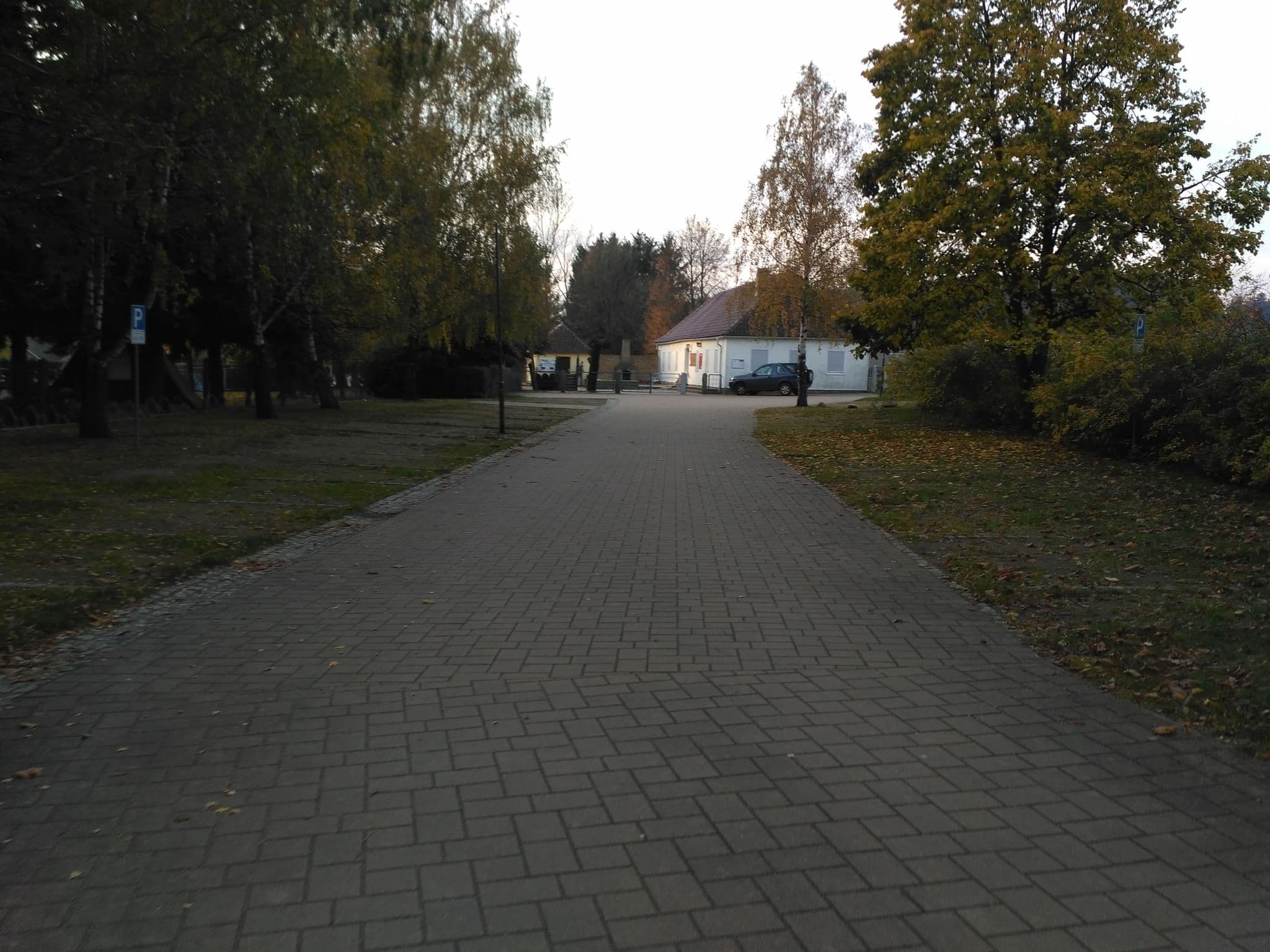 Street view near Jugendzeltplatz Bischheim Wiesengrund, Oberlichtenau — © yiro (CC BY-SA · Mapillary)