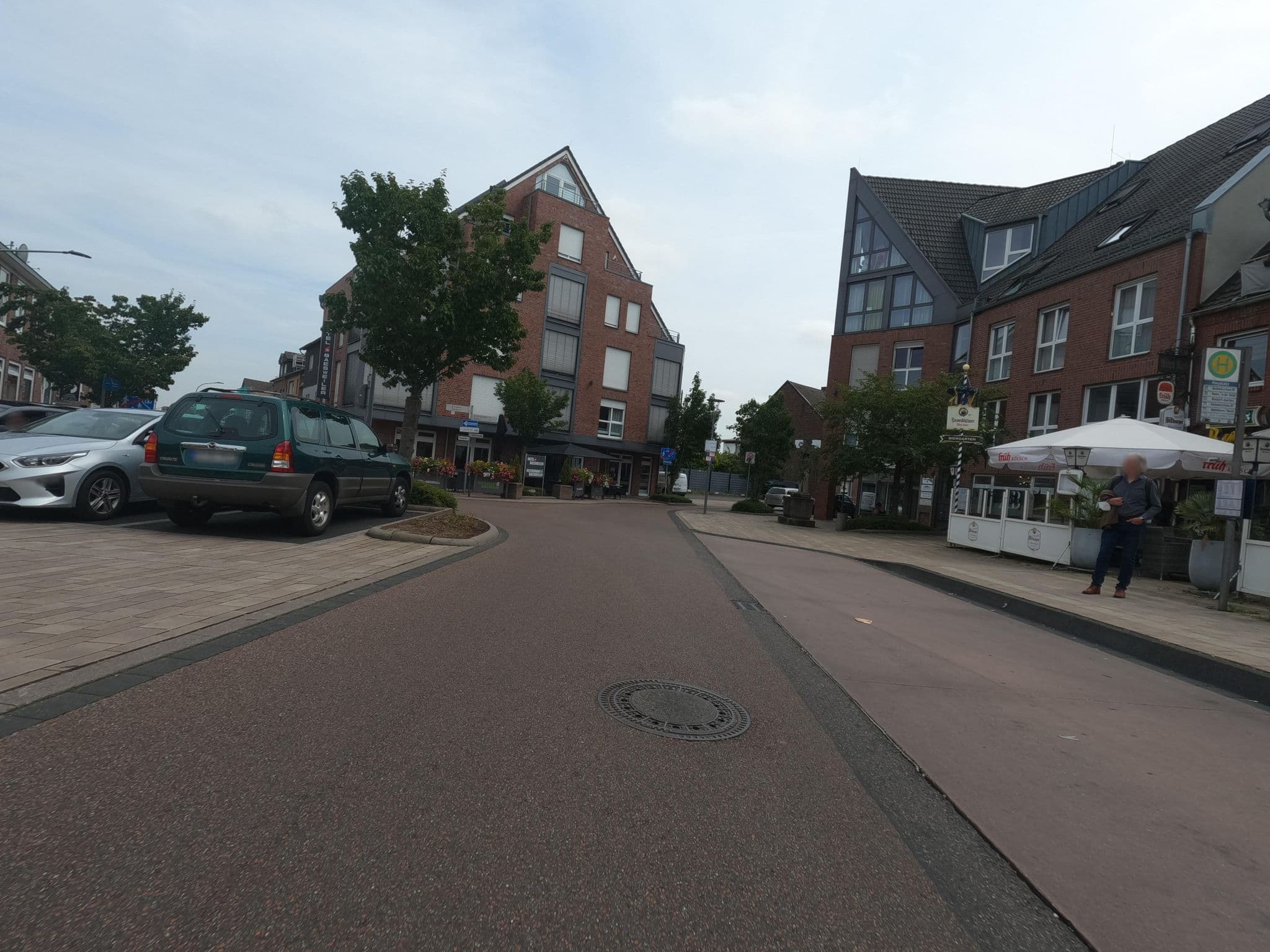 Street view near Hotel in Baesweiler, Baesweiler — © hektor1989 (CC BY-SA · Mapillary)