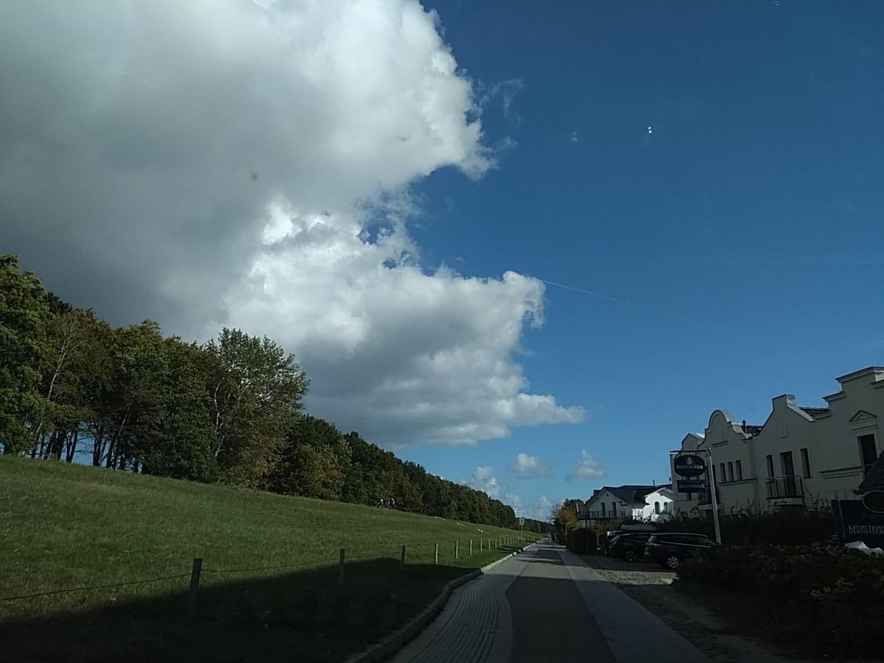 Street view near Bernsteinhaus, Zingst — © thetornado76 (CC BY-SA · Mapillary)