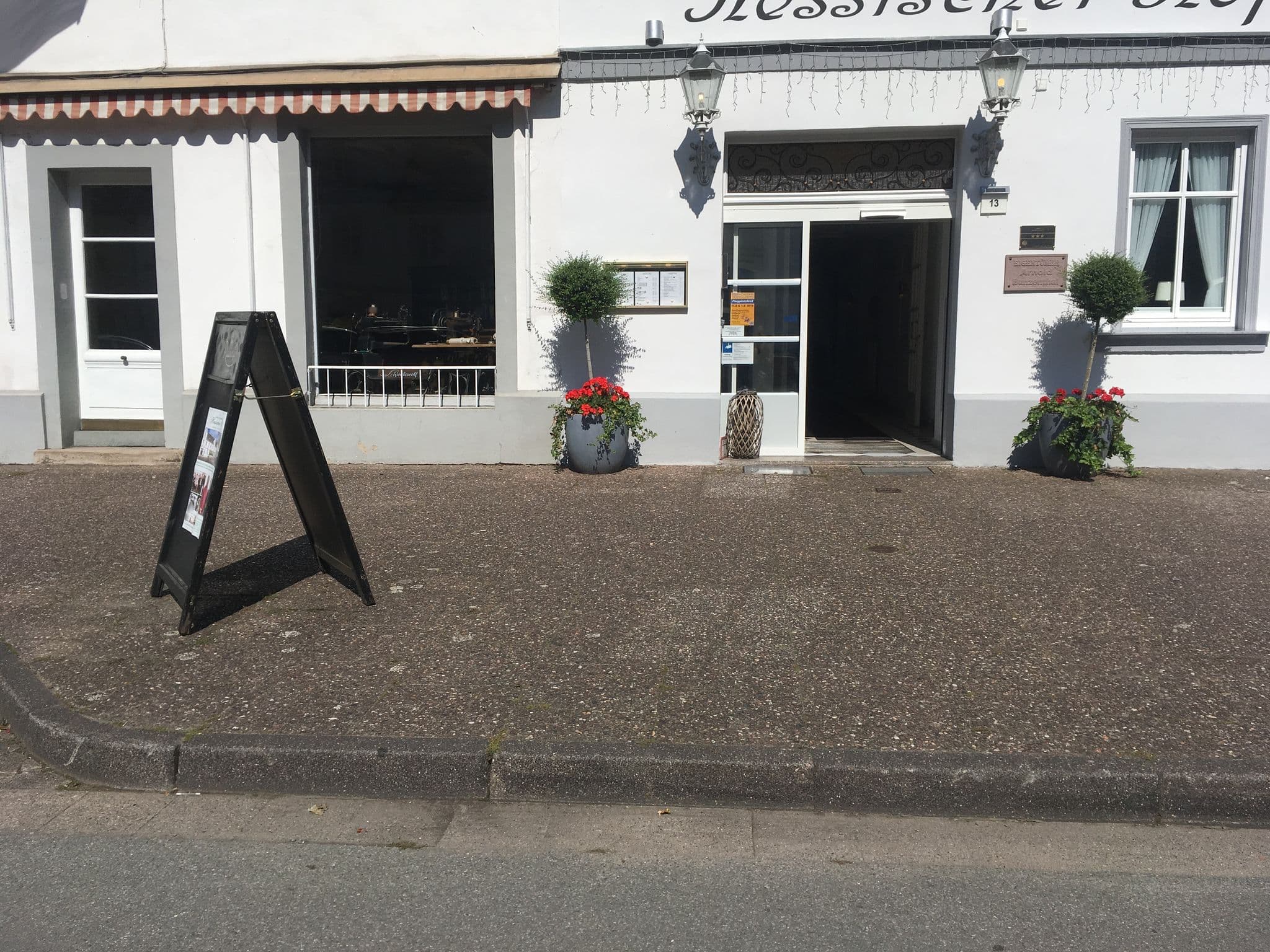 Street view near Hessischer Hof, Bad Karlshafen — © geek (CC BY-SA · Mapillary)