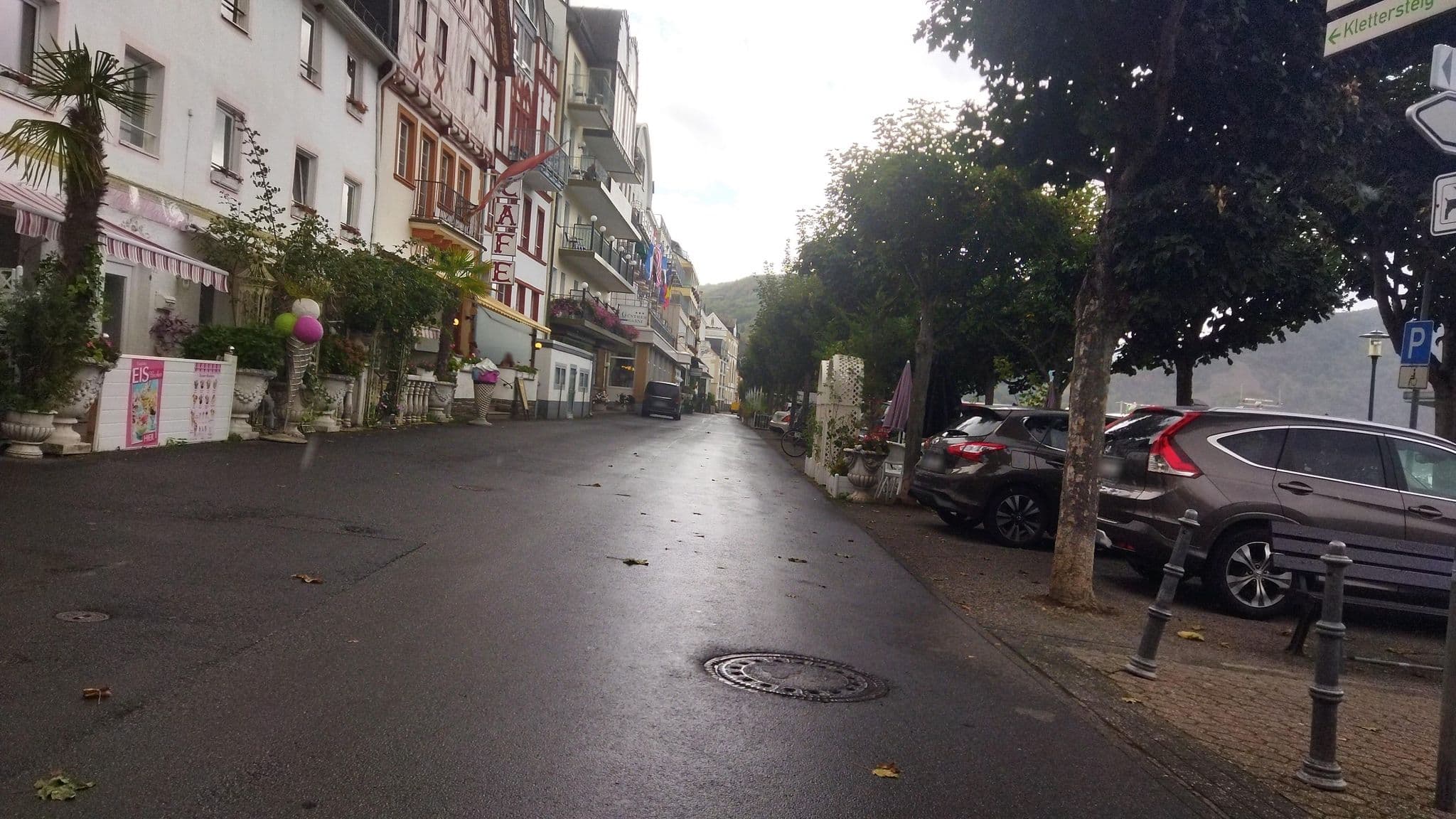 Street view near Hotel Zur Krone, Boppard — © changchun1 (CC BY-SA · Mapillary)