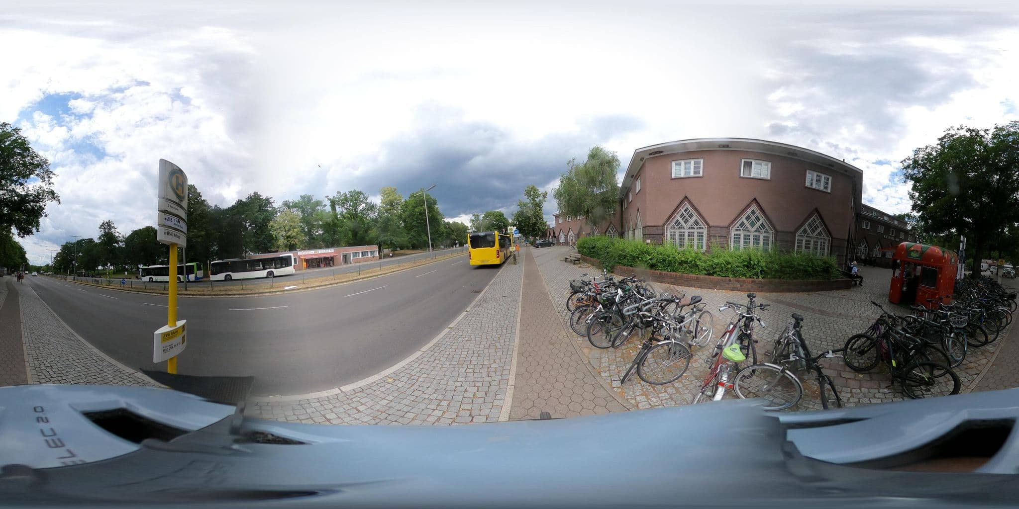 Street view near Bonverde am Wannsee, Nikolassee — © radinfra (CC BY-SA · Mapillary)