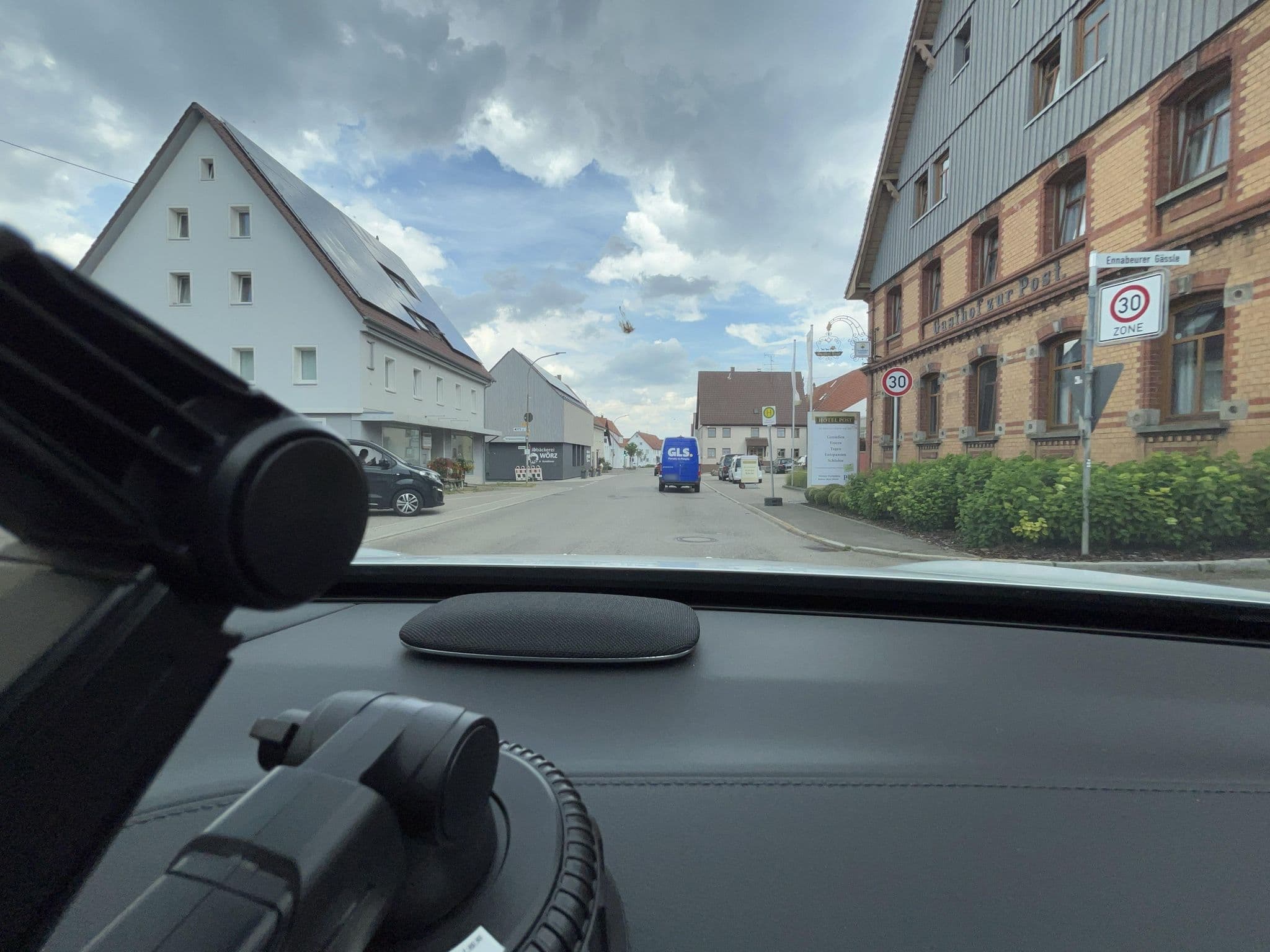 Street view near Hotel Post, Westerheim — © lin_wang (CC BY-SA · Mapillary)