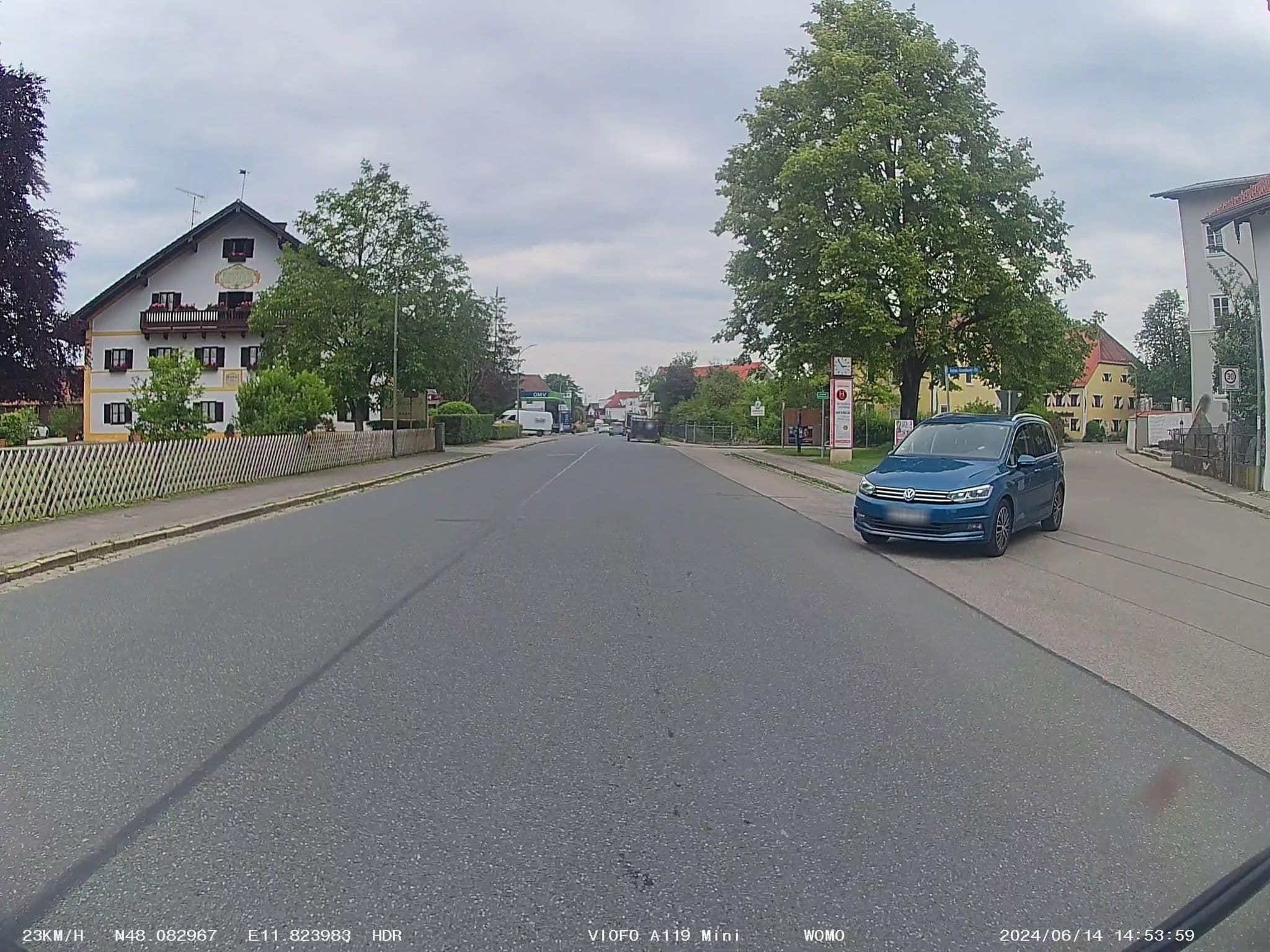 Street view near Hotel und Gasthof Neuwirt, Zorneding — © soulcover (CC BY-SA · Mapillary)