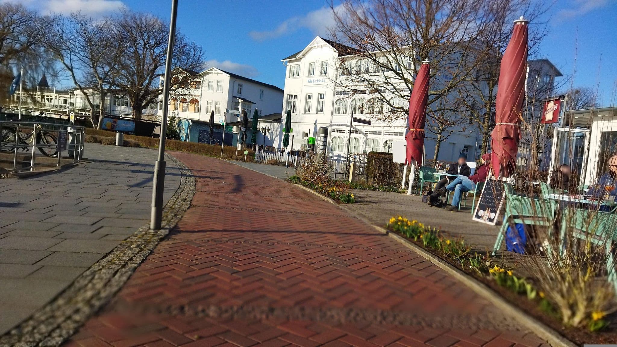 Street view near Villa Seefrieden, Ostseebad Binz