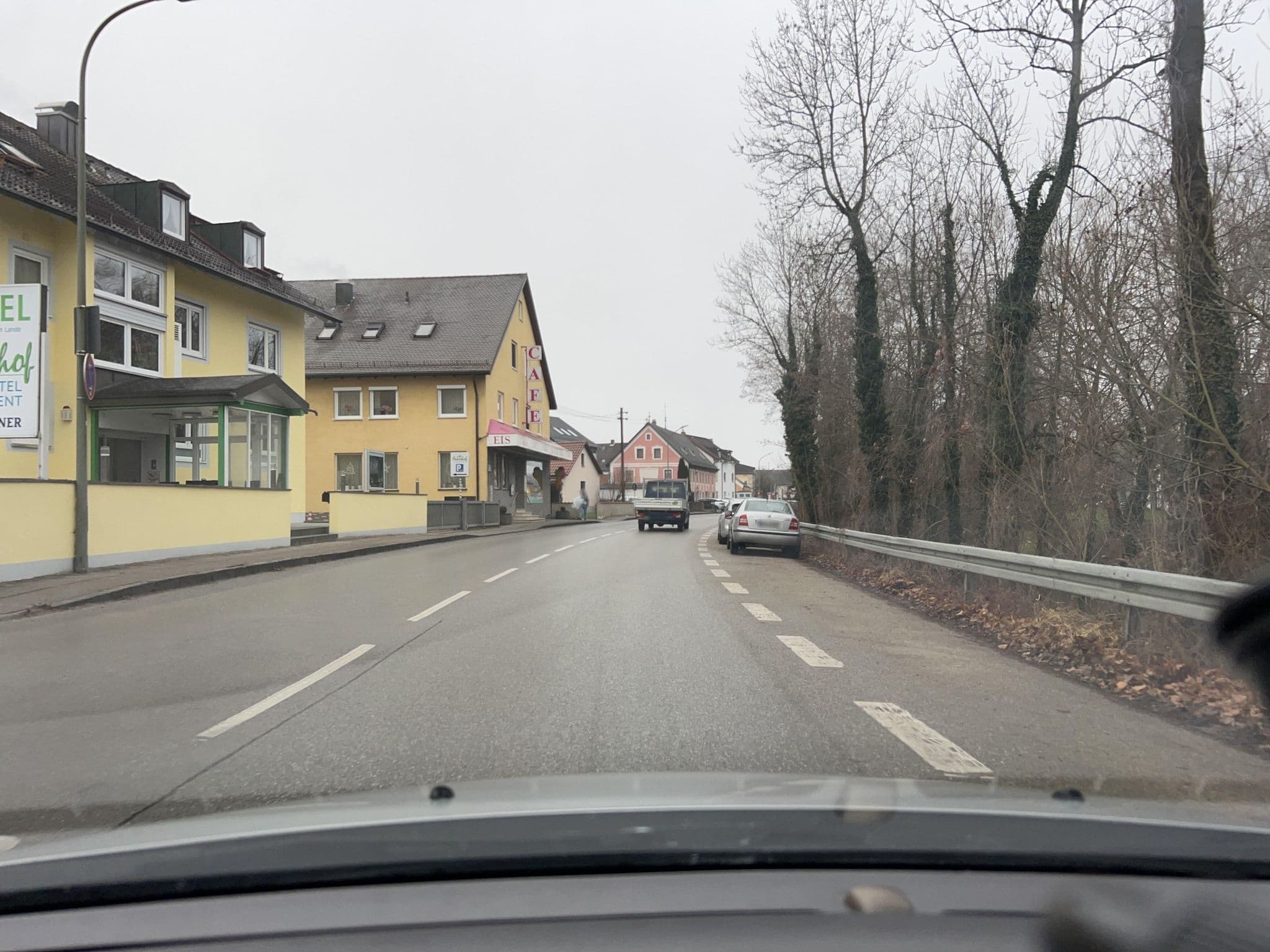 Street view near Huberhof, Allershausen — © chicc0 (CC BY-SA · Mapillary)
